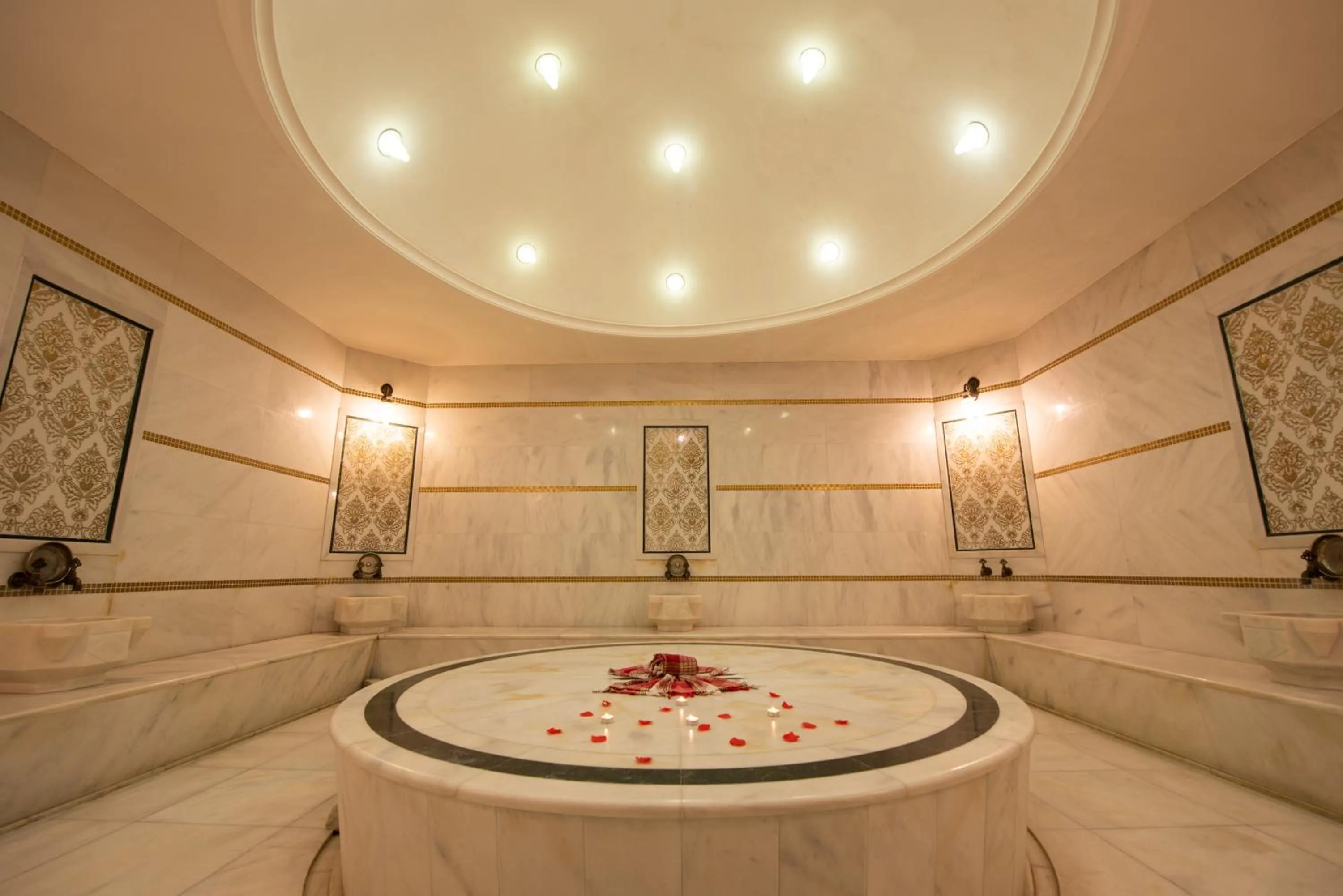 Spa and wellness centre/facilities in Wellborn Luxury Hotel