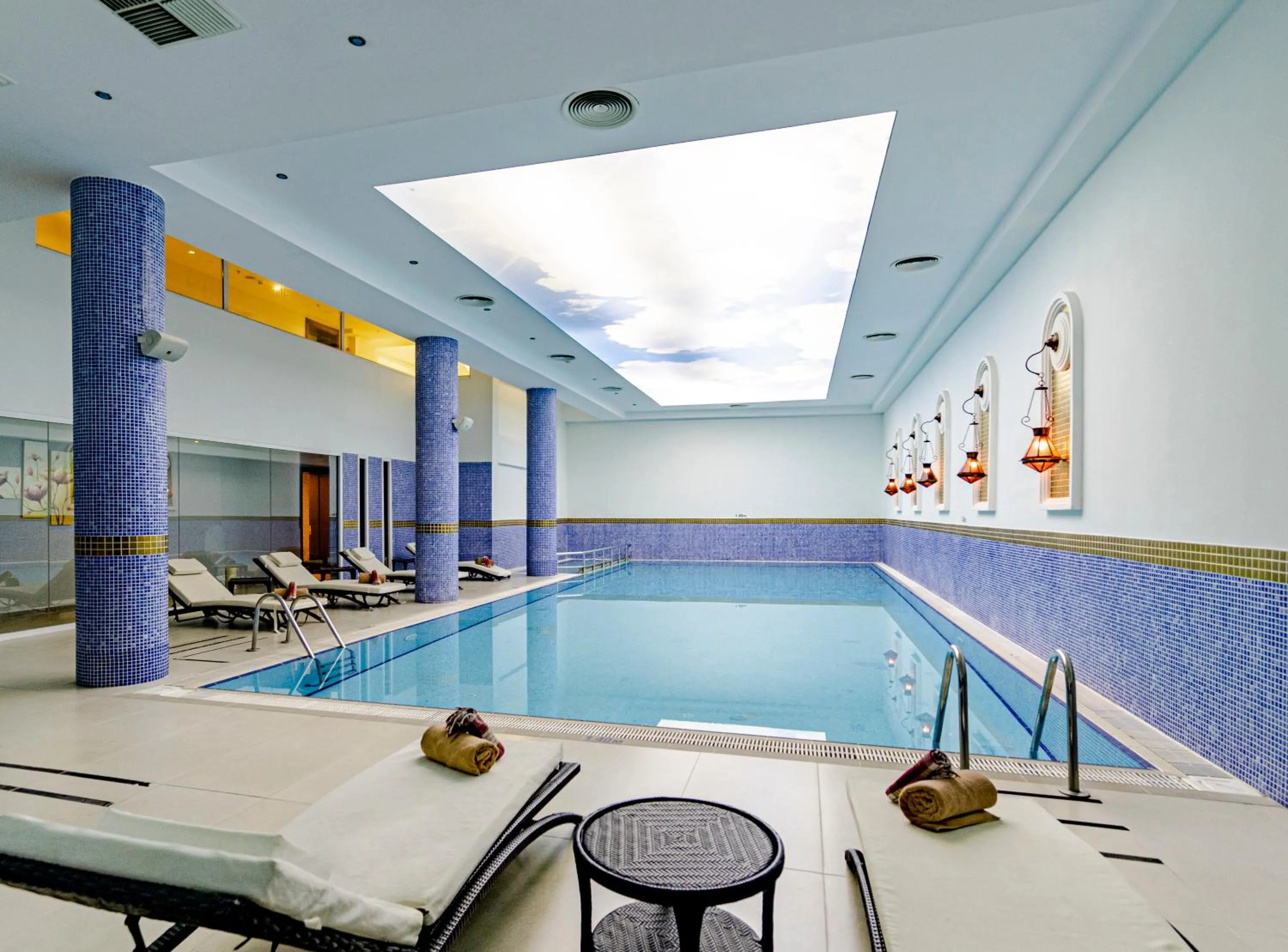 Swimming pool in Wellborn Luxury Hotel