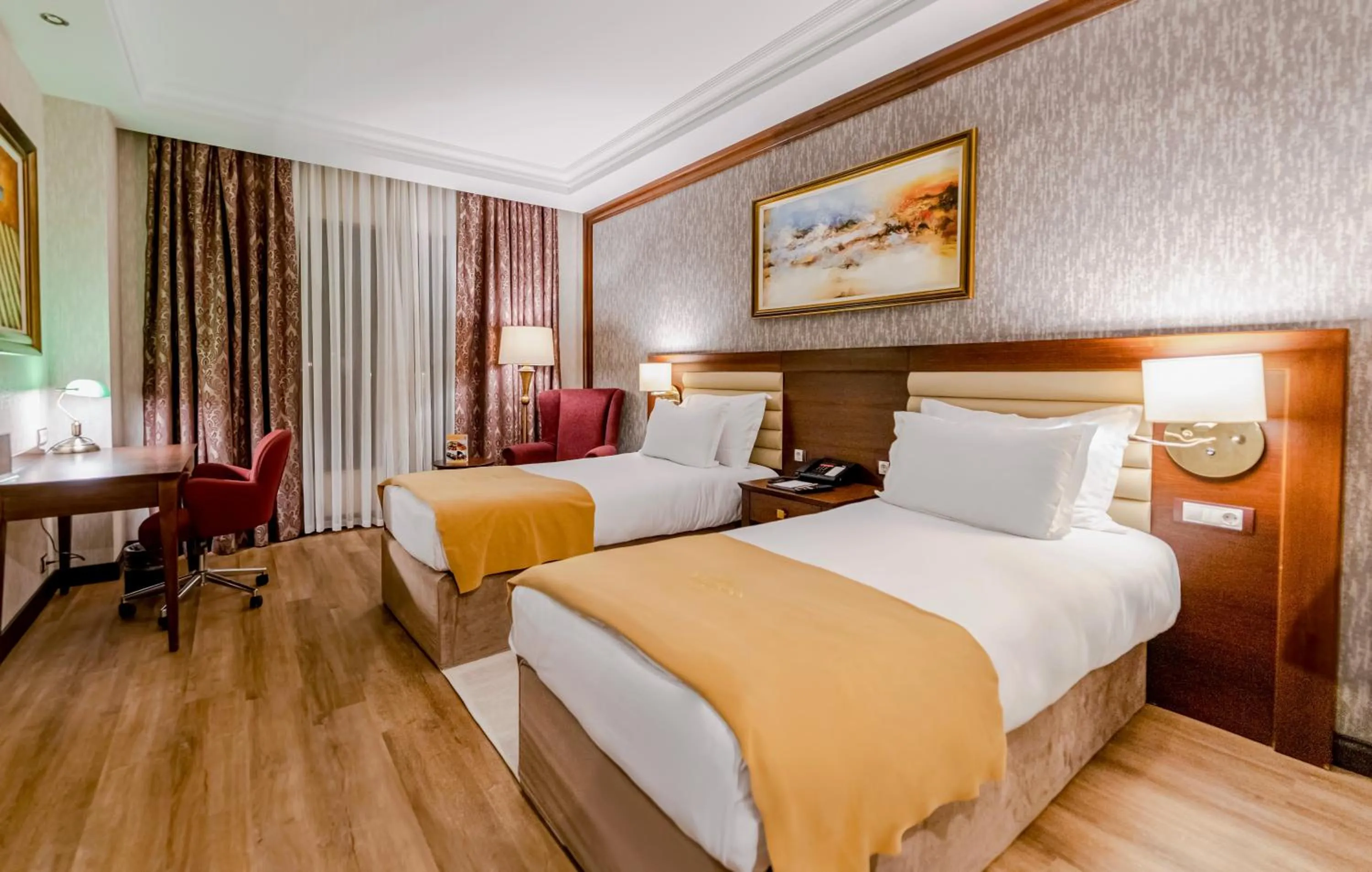 Photo of the whole room, Bed in Wellborn Luxury Hotel