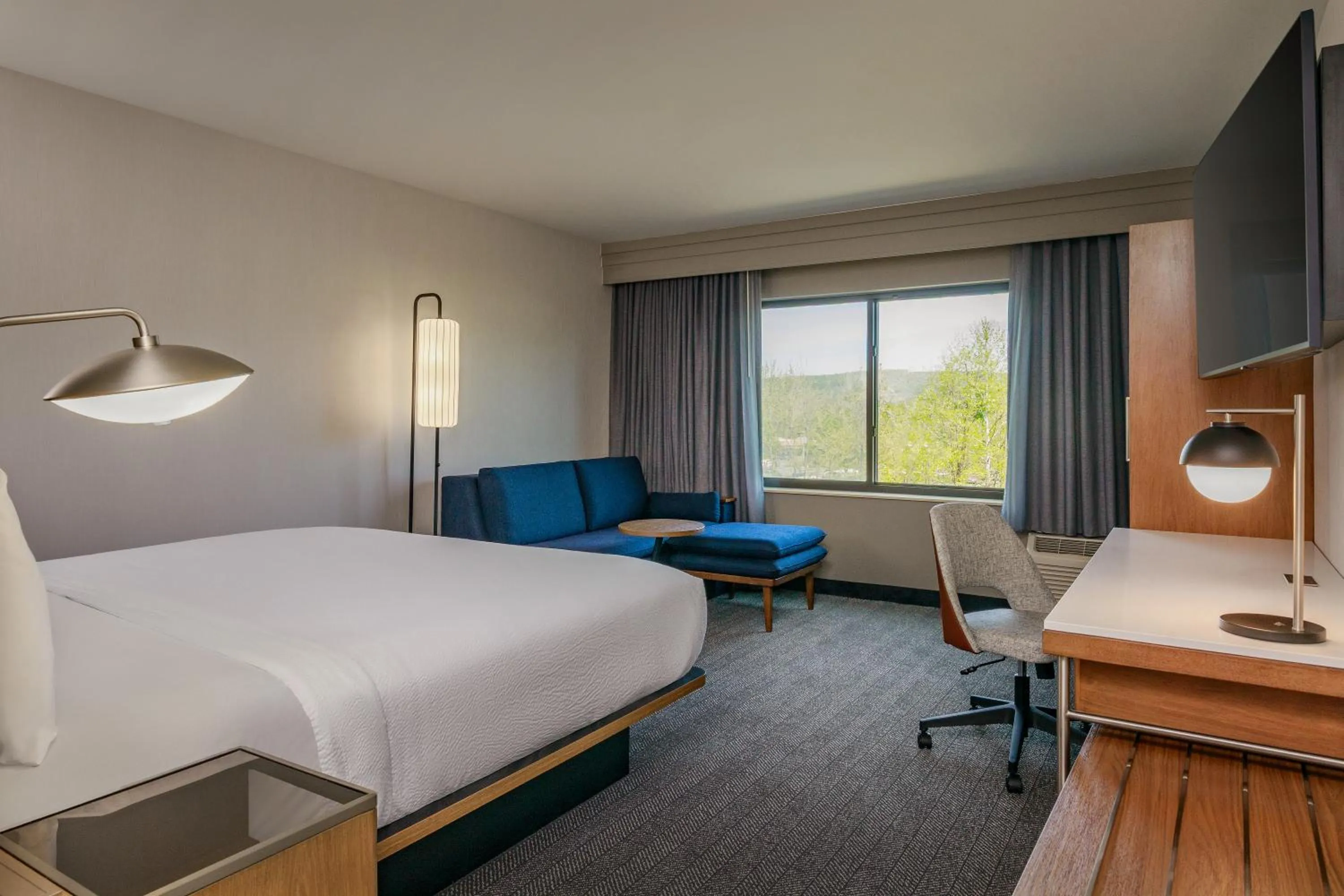 Bedroom, Bed in Courtyard by Marriott Oneonta