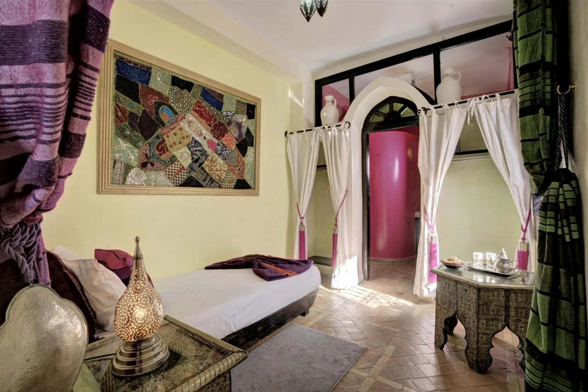 Area and facilities in Riad Dar El Souk