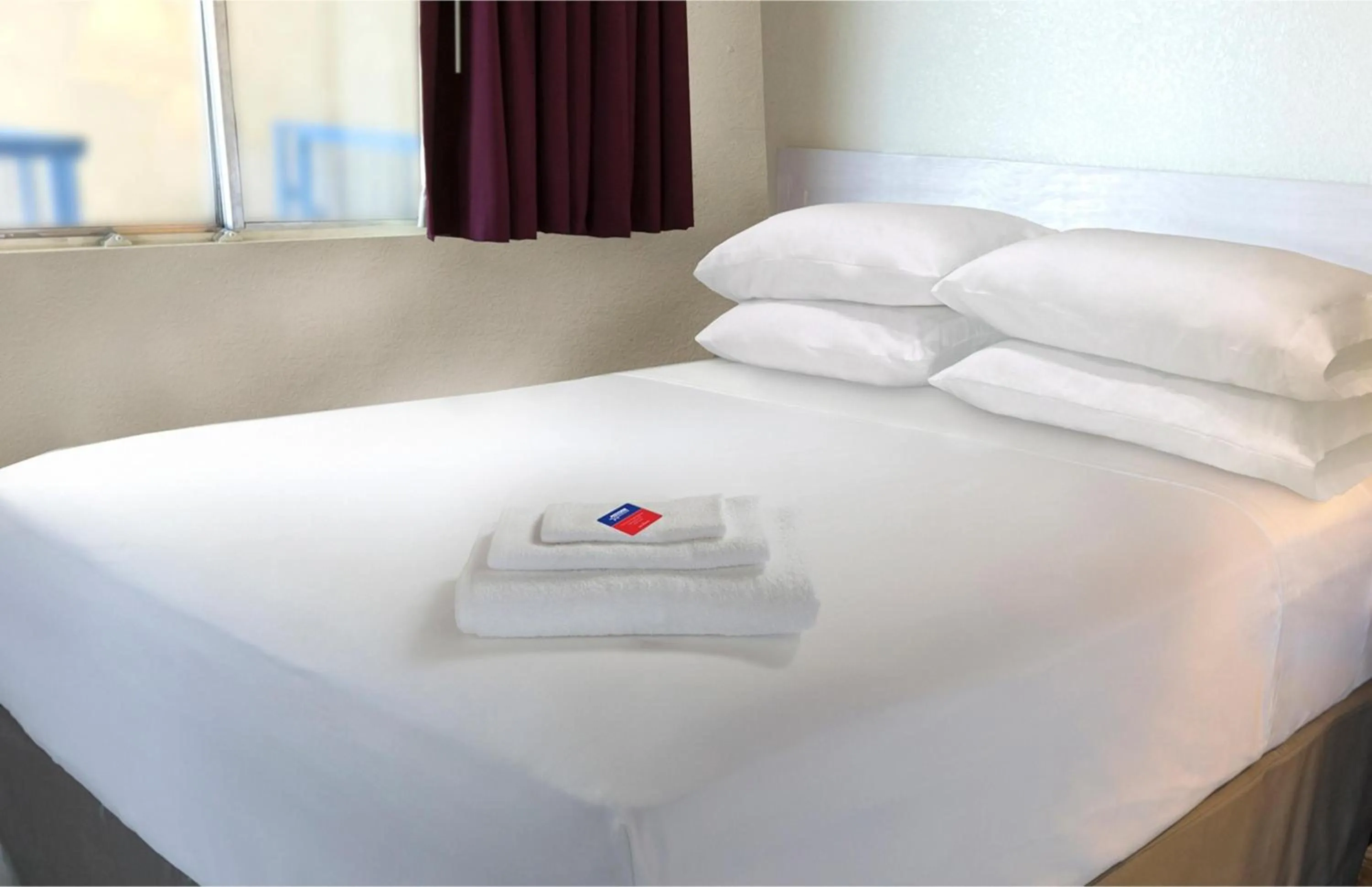 Bedroom, Bed in Americas Best Value Inn Seward