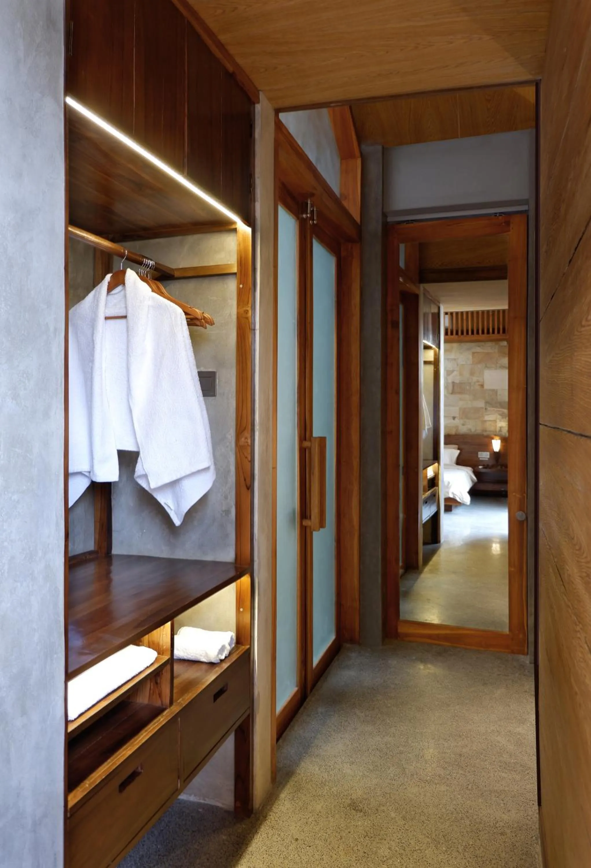 wardrobe, Bed in Batatu Resort - Adults Only