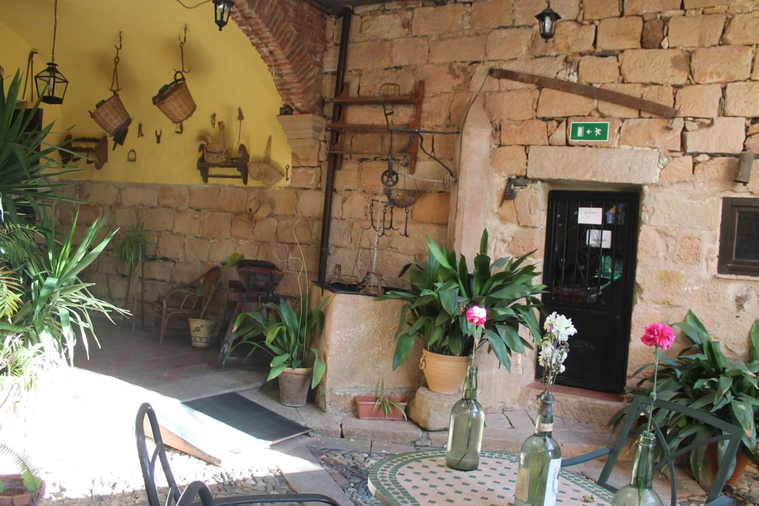 Patio in Hotel Palacio Guzmanes