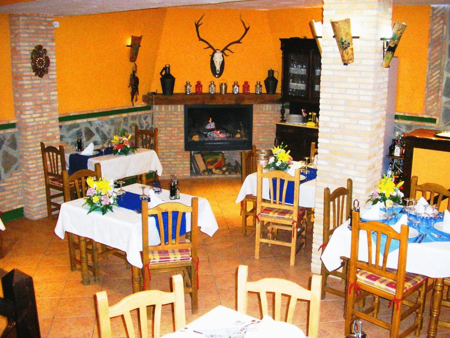 Restaurant/places to eat in Hotel Palacio Guzmanes