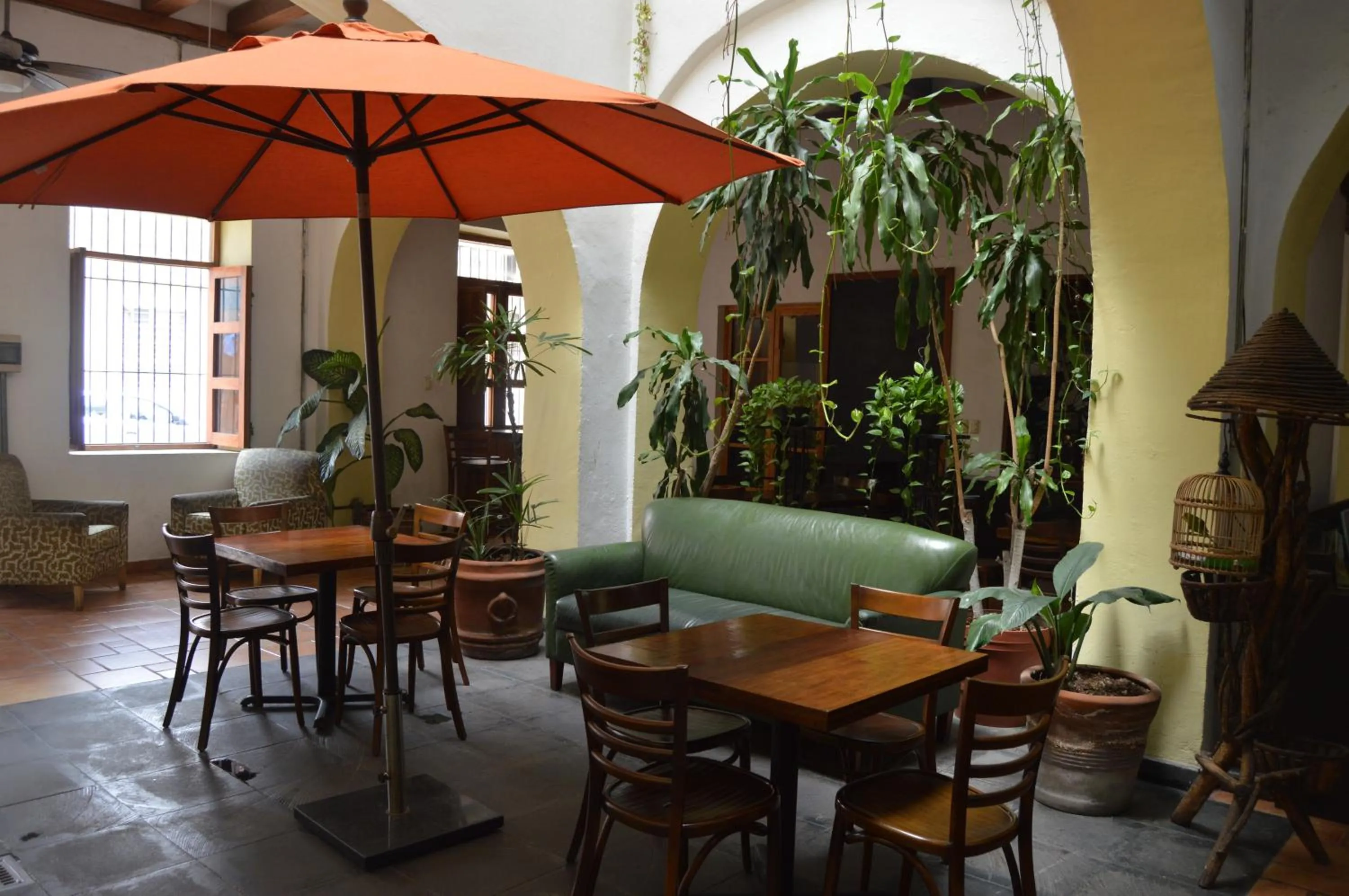 Restaurant/places to eat in Hotel Meson del Mar