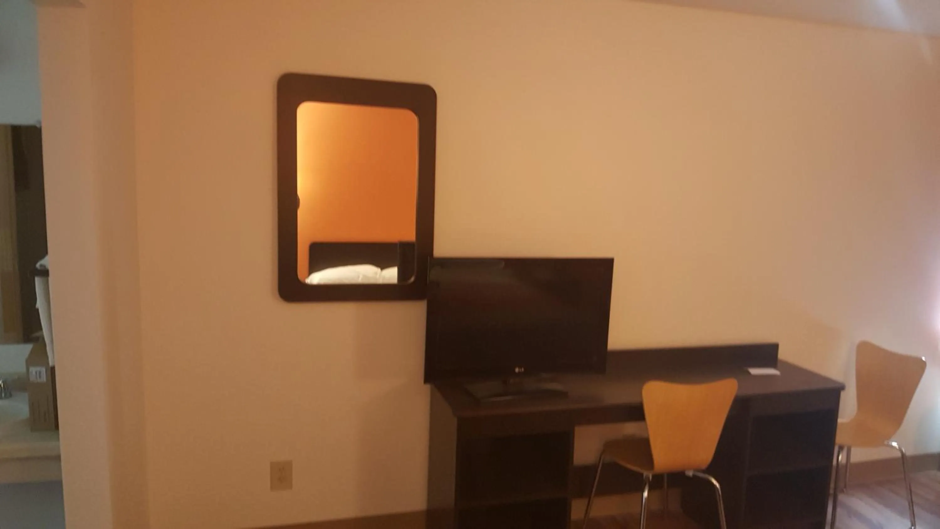 Bedroom in Motel 6-Maryland Heights, MO