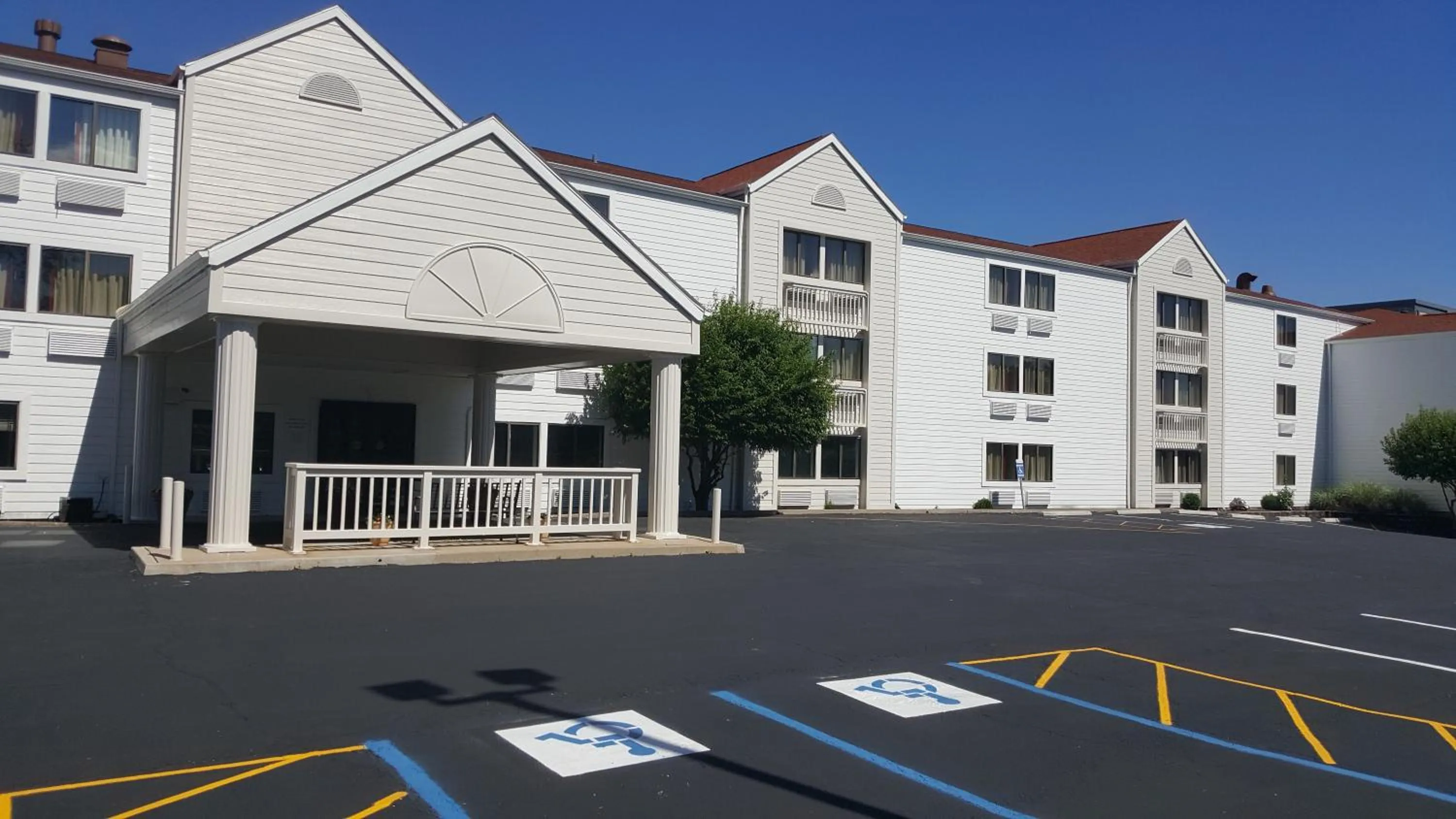 Property building in Motel 6-Maryland Heights, MO