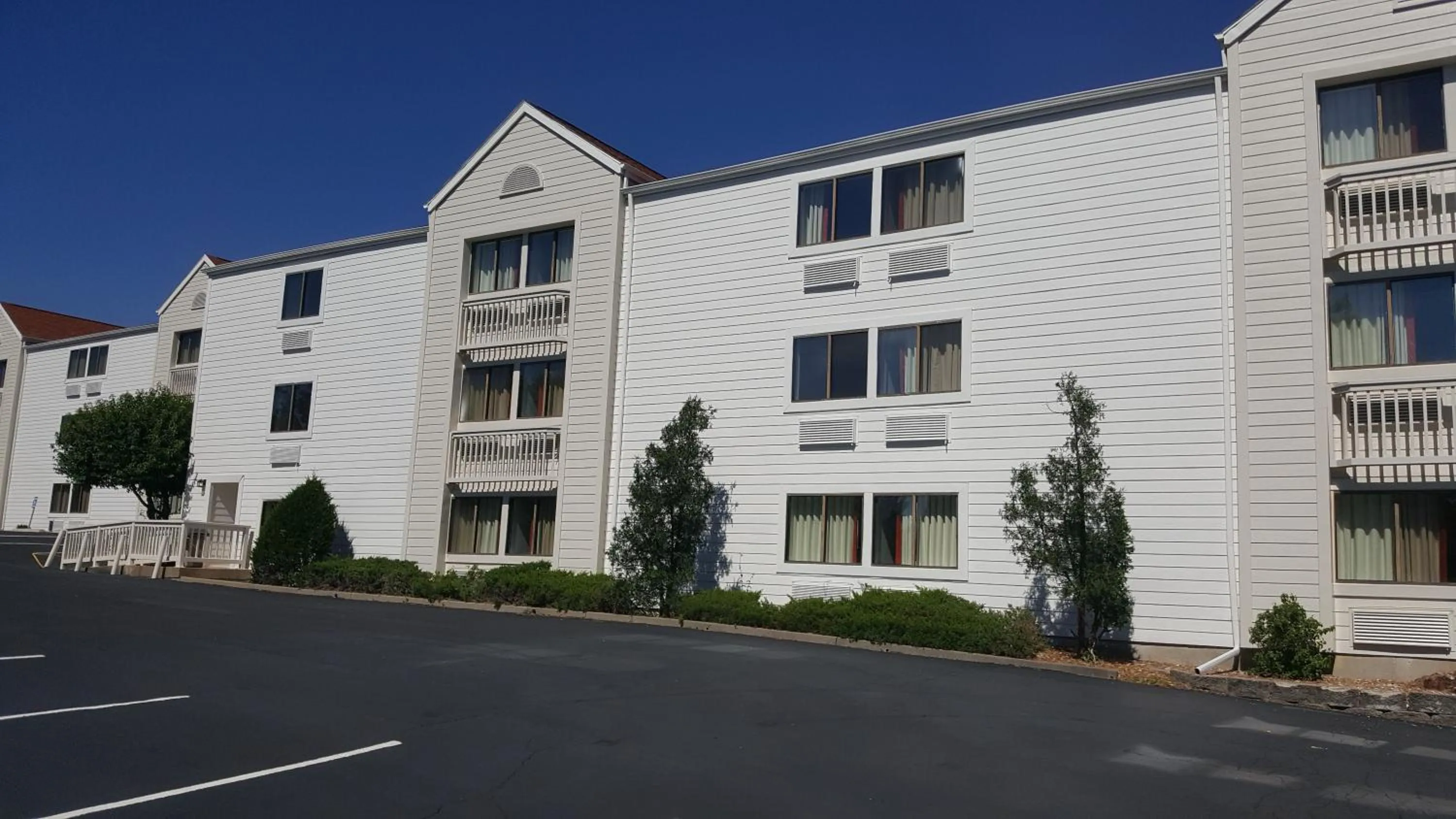 Property building in Motel 6-Maryland Heights, MO