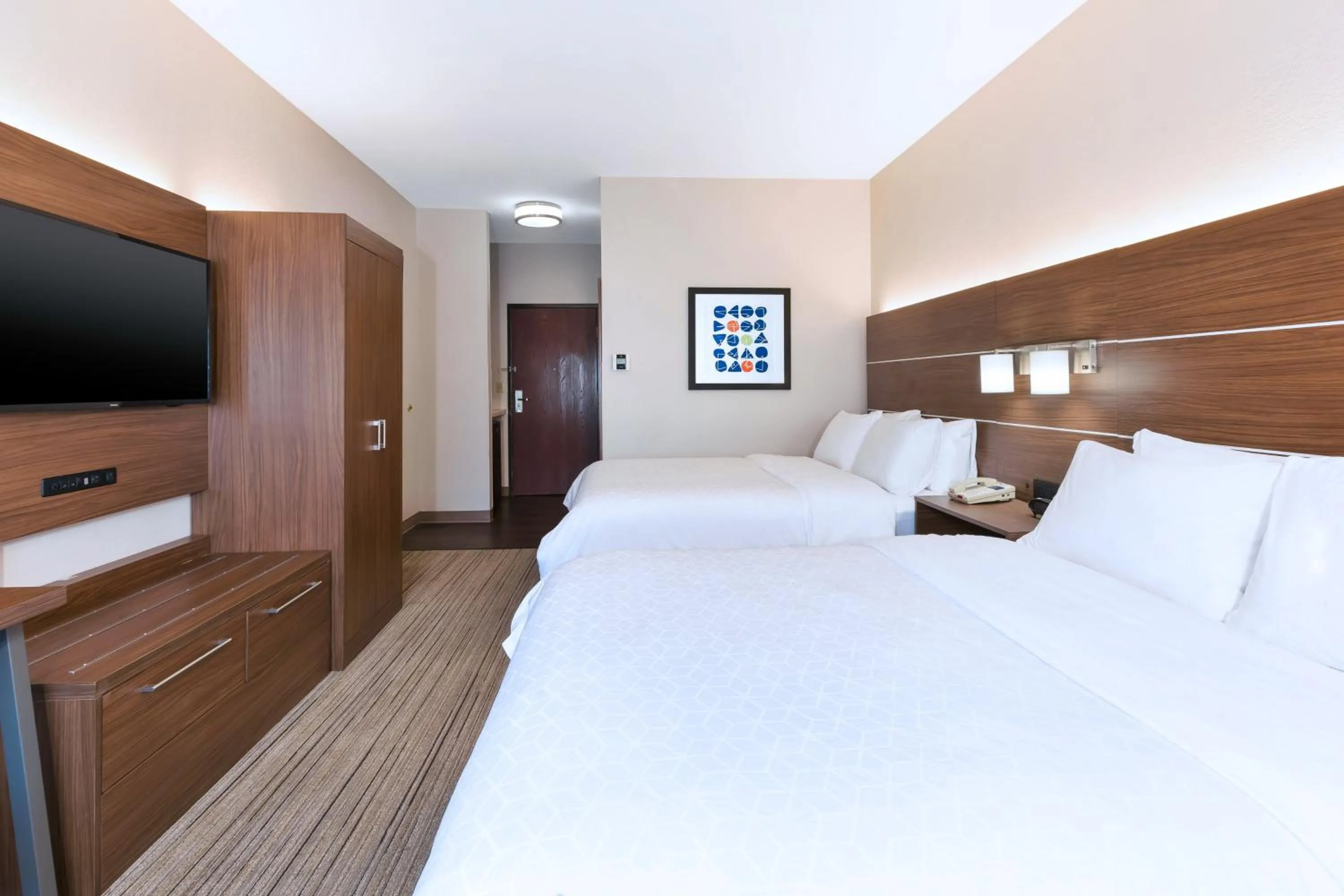 Photo of the whole room, Bed in Holiday Inn Express and Suites Three Rivers by IHG