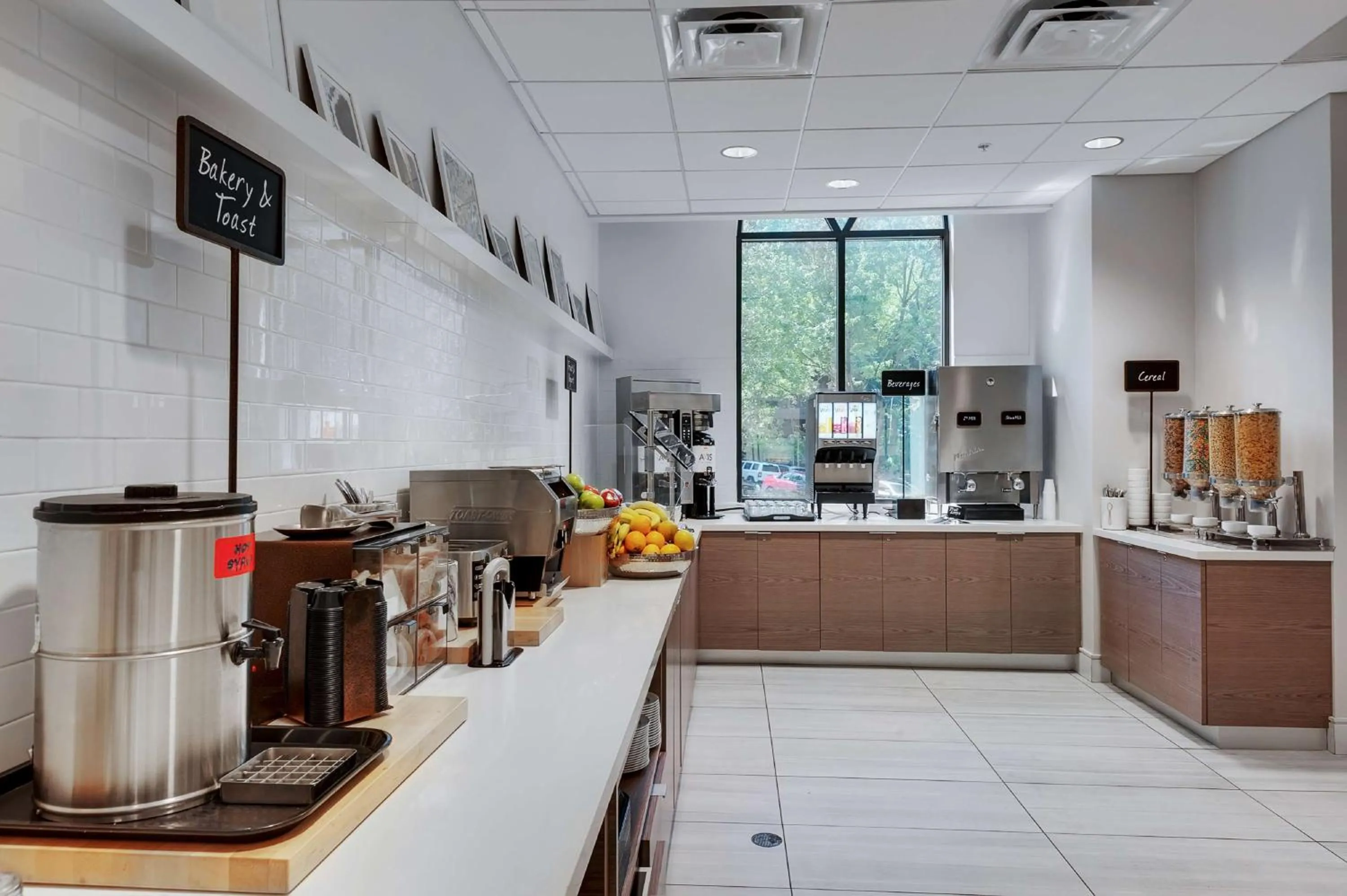 Breakfast in Embassy Suites by Hilton Raleigh Crabtree