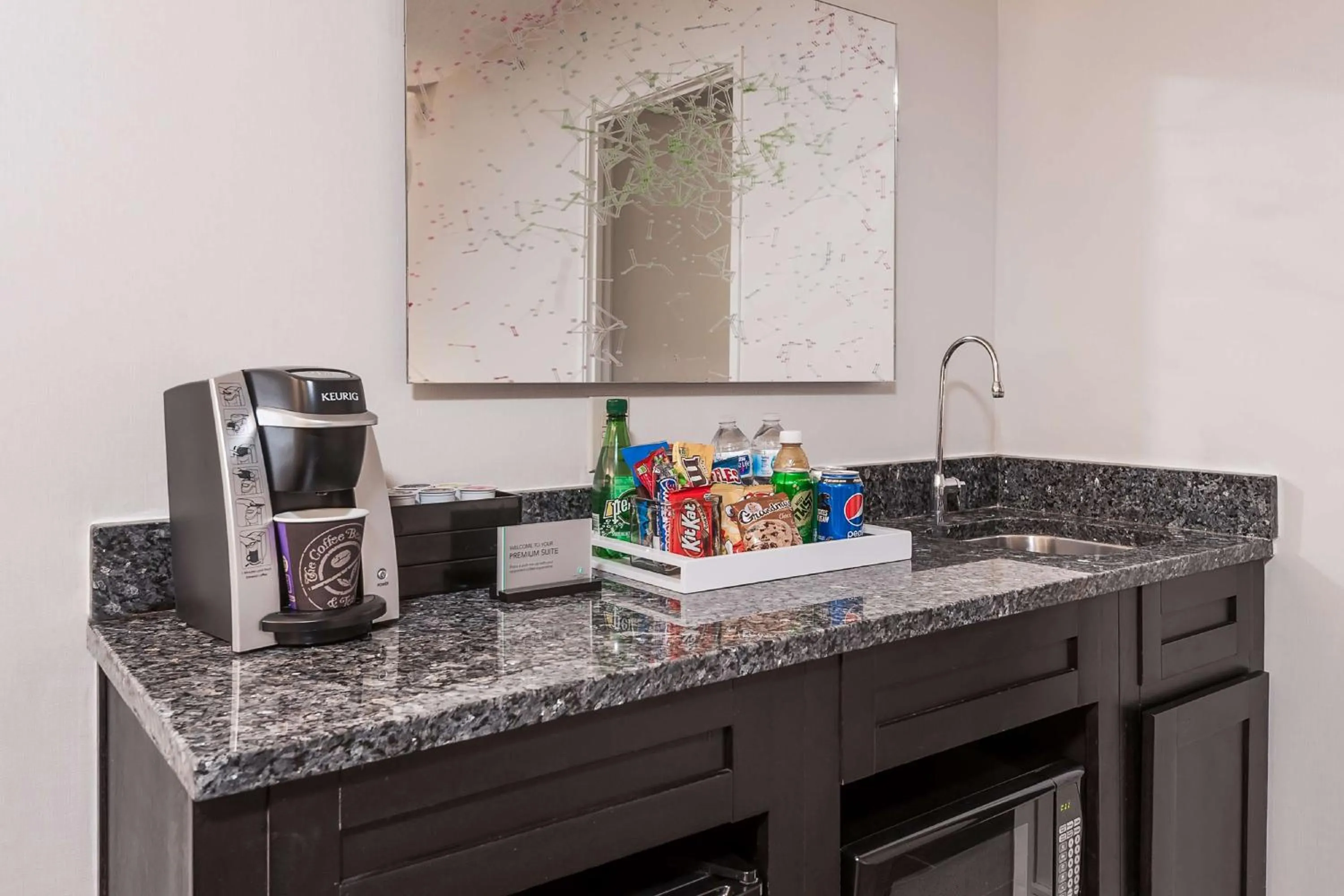 Kitchen or kitchenette in Embassy Suites by Hilton Raleigh Crabtree
