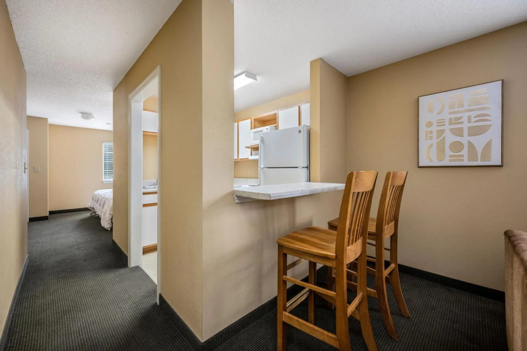 Dining area in Affordable Suites Wilson