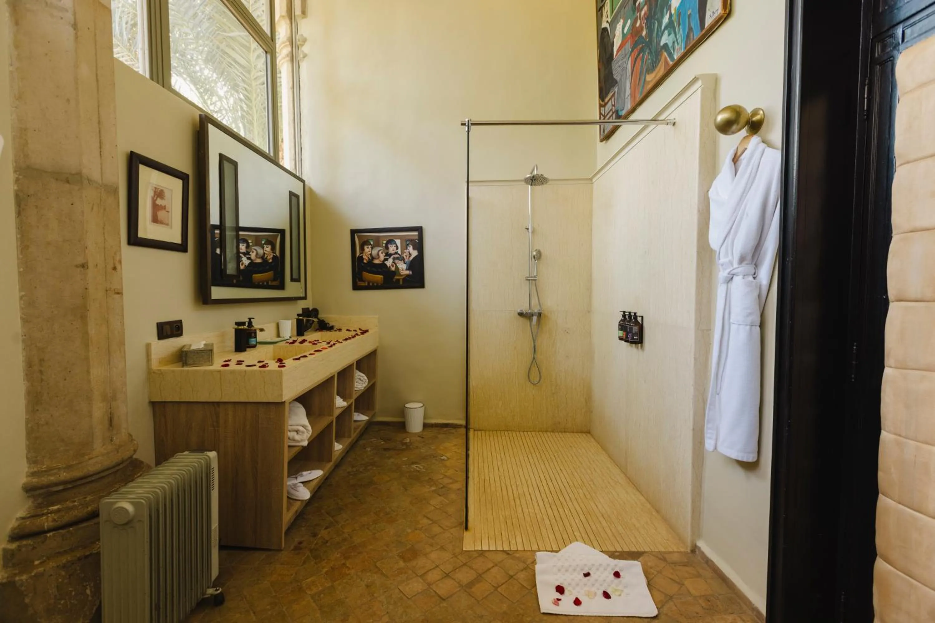 Shower in Le Palais Rhoul and Spa
