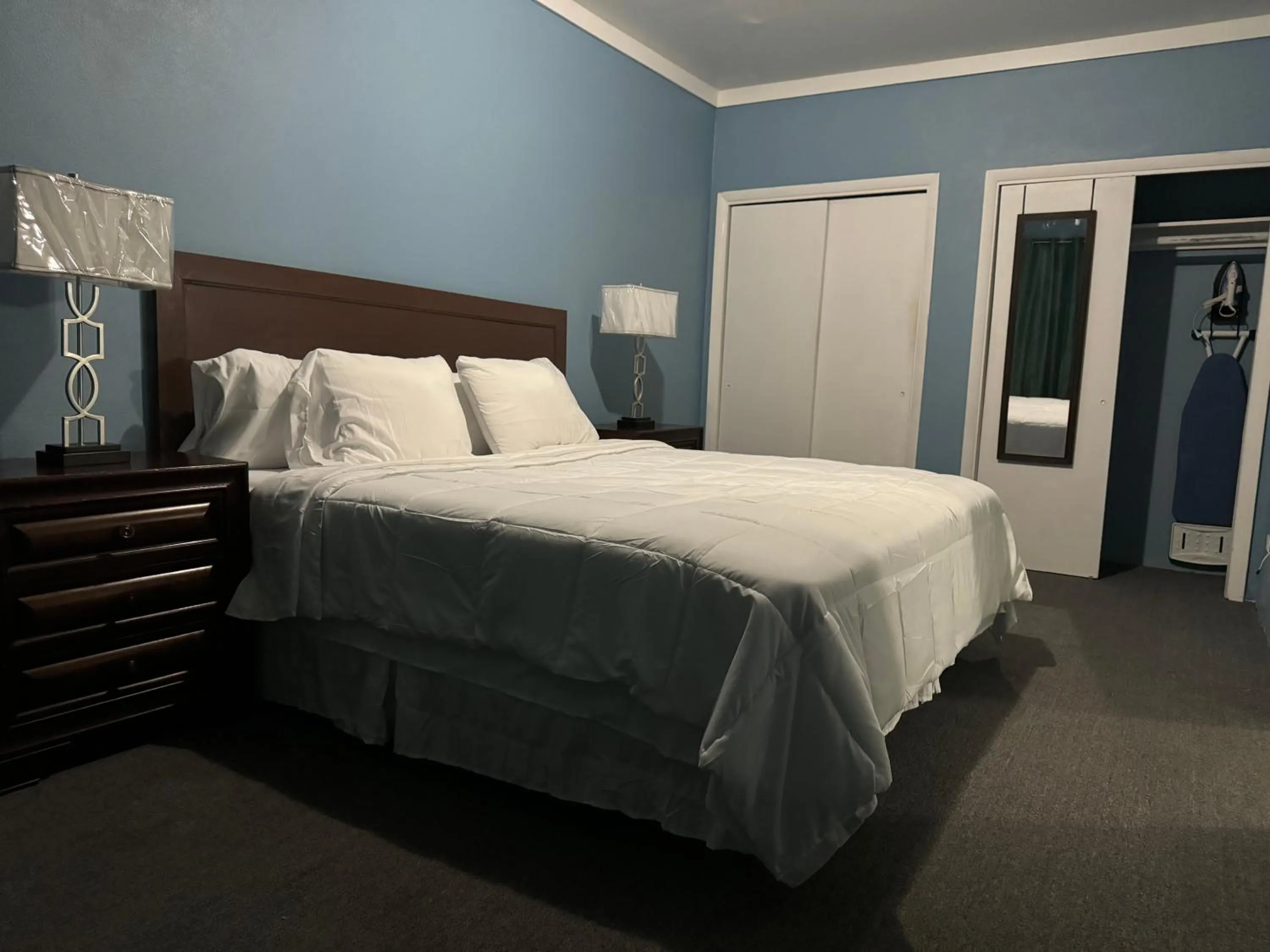 Bedroom, Bed in Kozy Bahamas Getaway