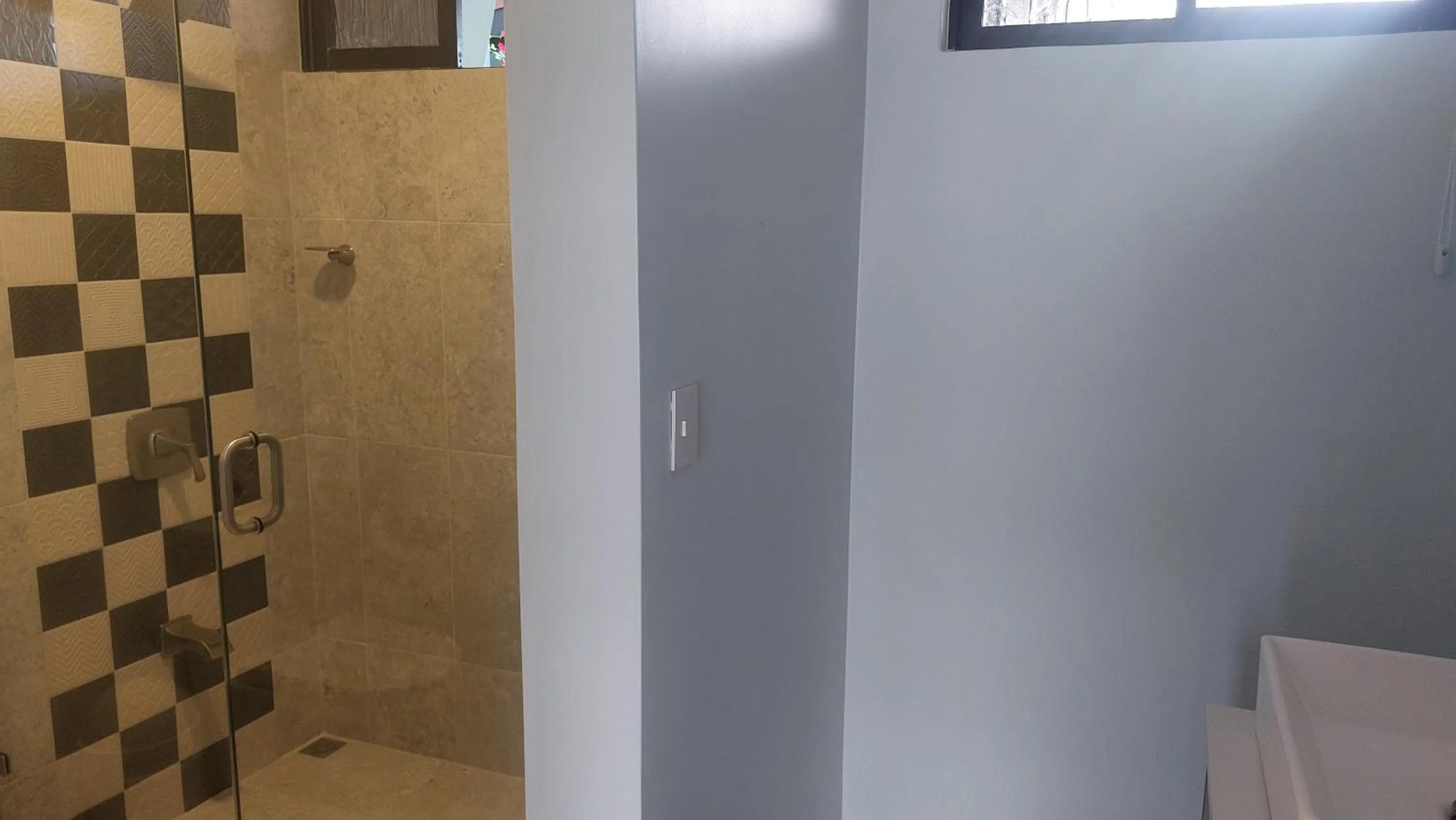 Shower in Hotel Luckys