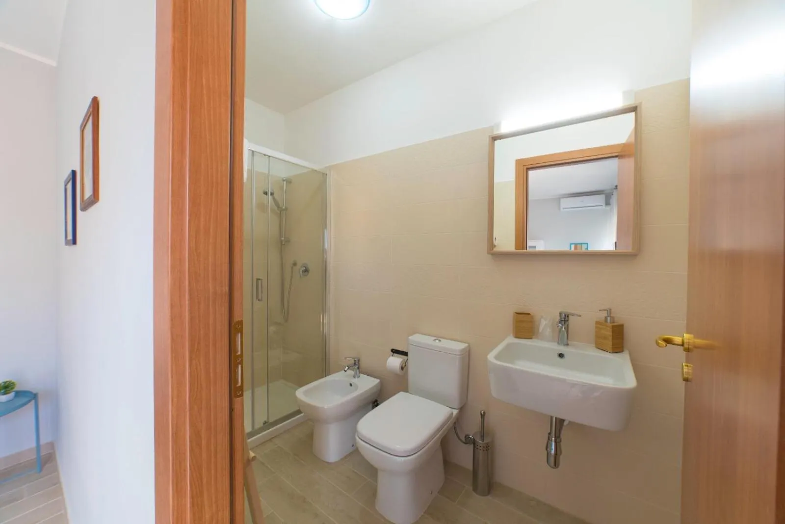 Shower in B&B MaLò Family Friendly