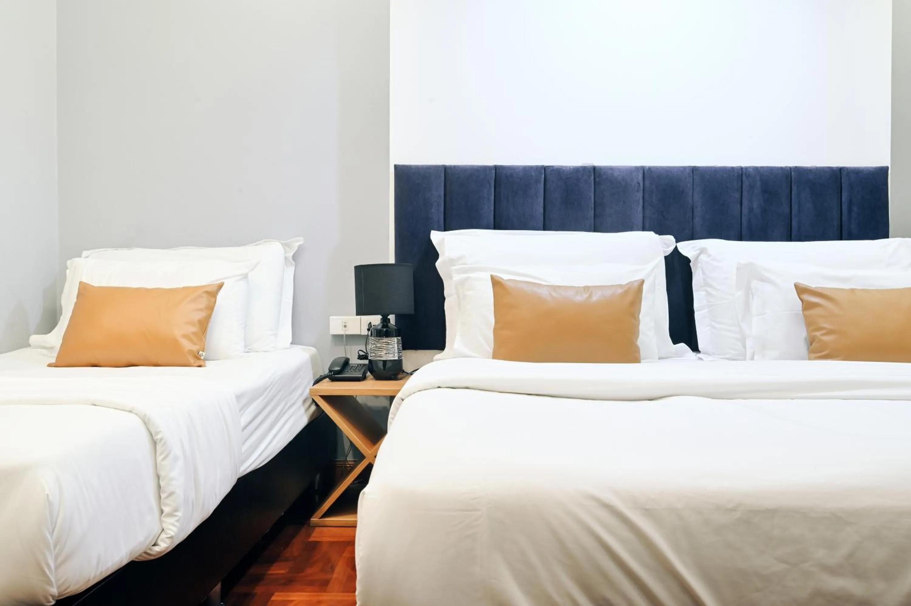 Photo of the whole room, Bed in Castle Black Bangkok