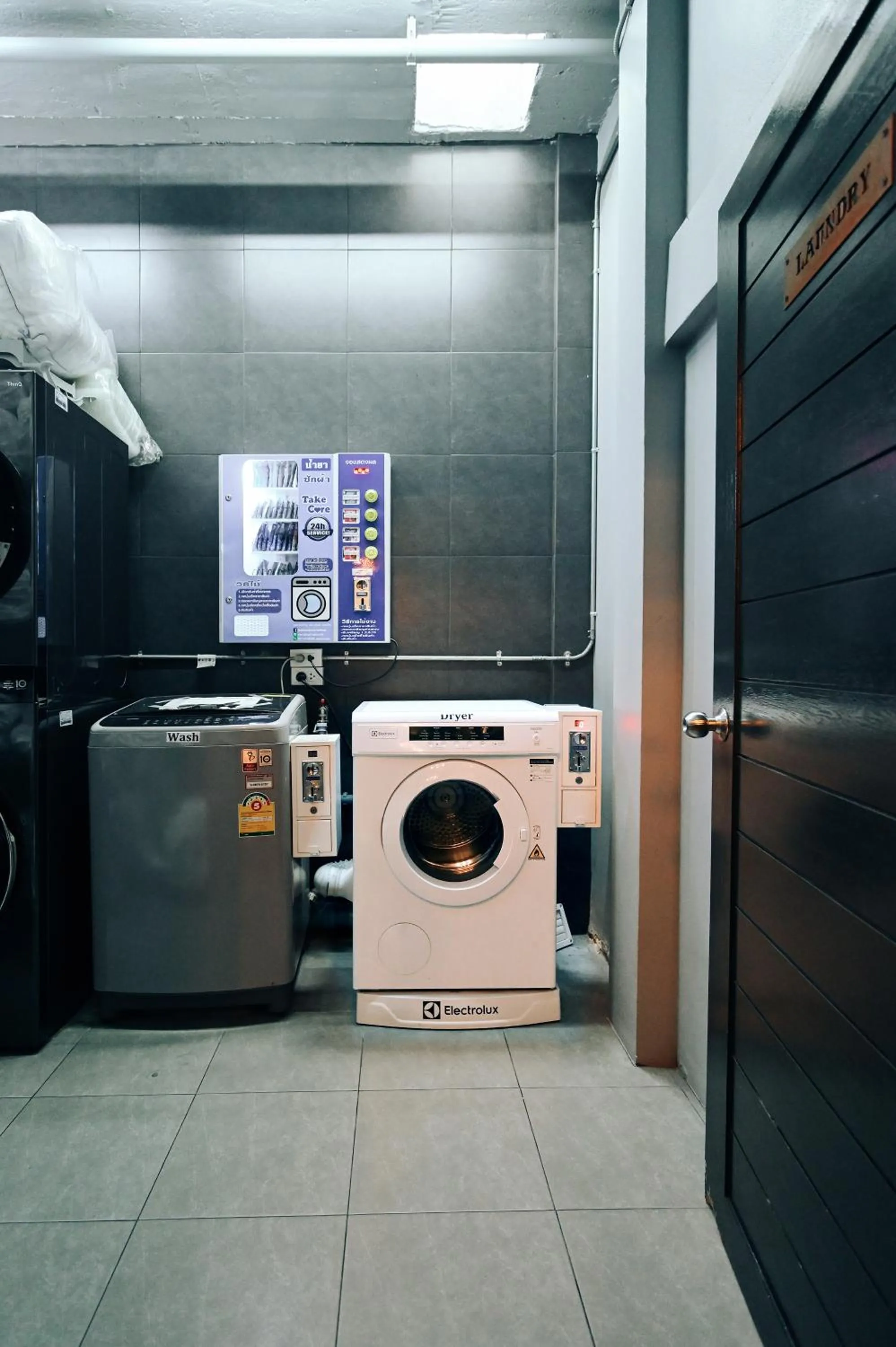 washing machine in Castle Black Bangkok