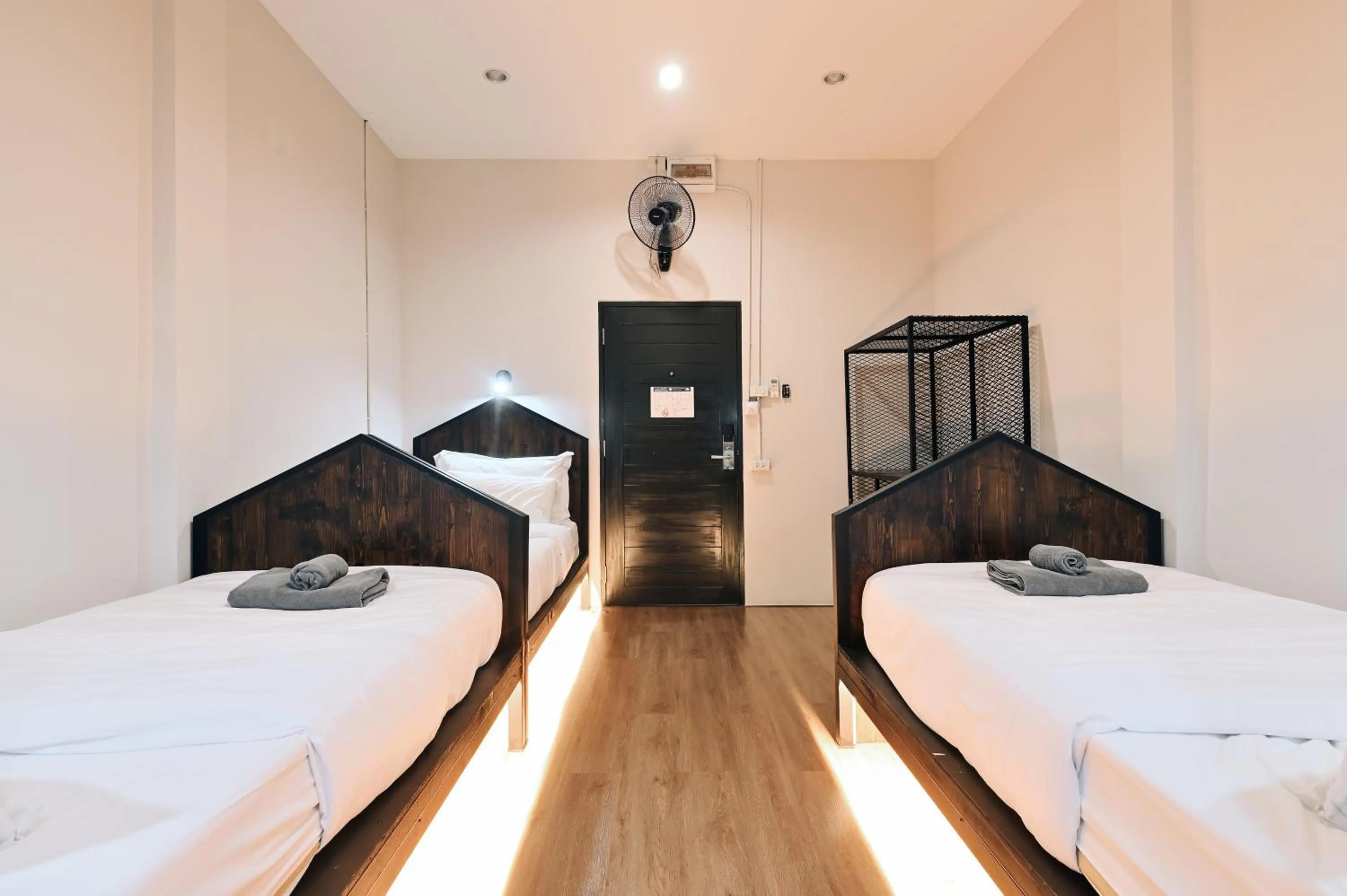 Photo of the whole room, Bed in Castle Black Bangkok