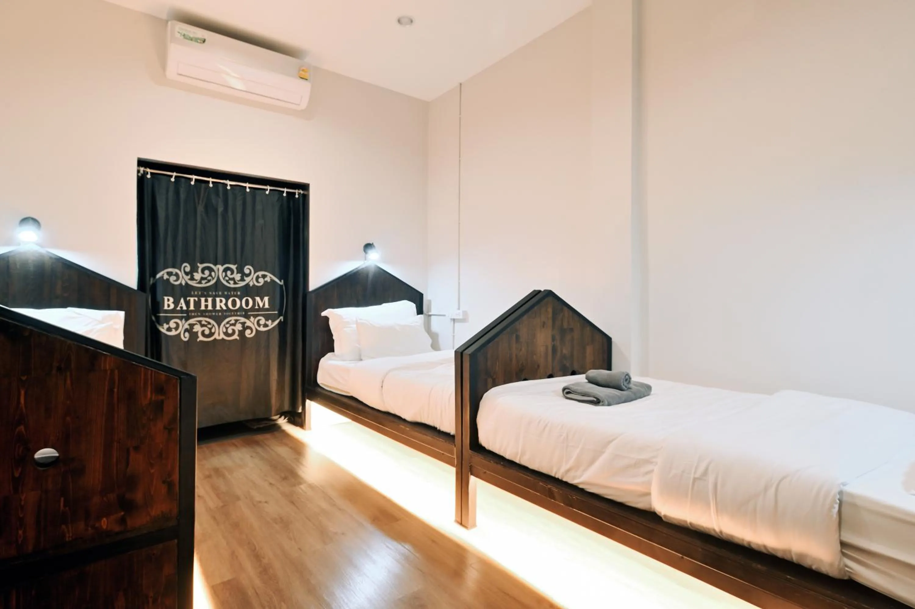 Photo of the whole room, Bed in Castle Black Bangkok