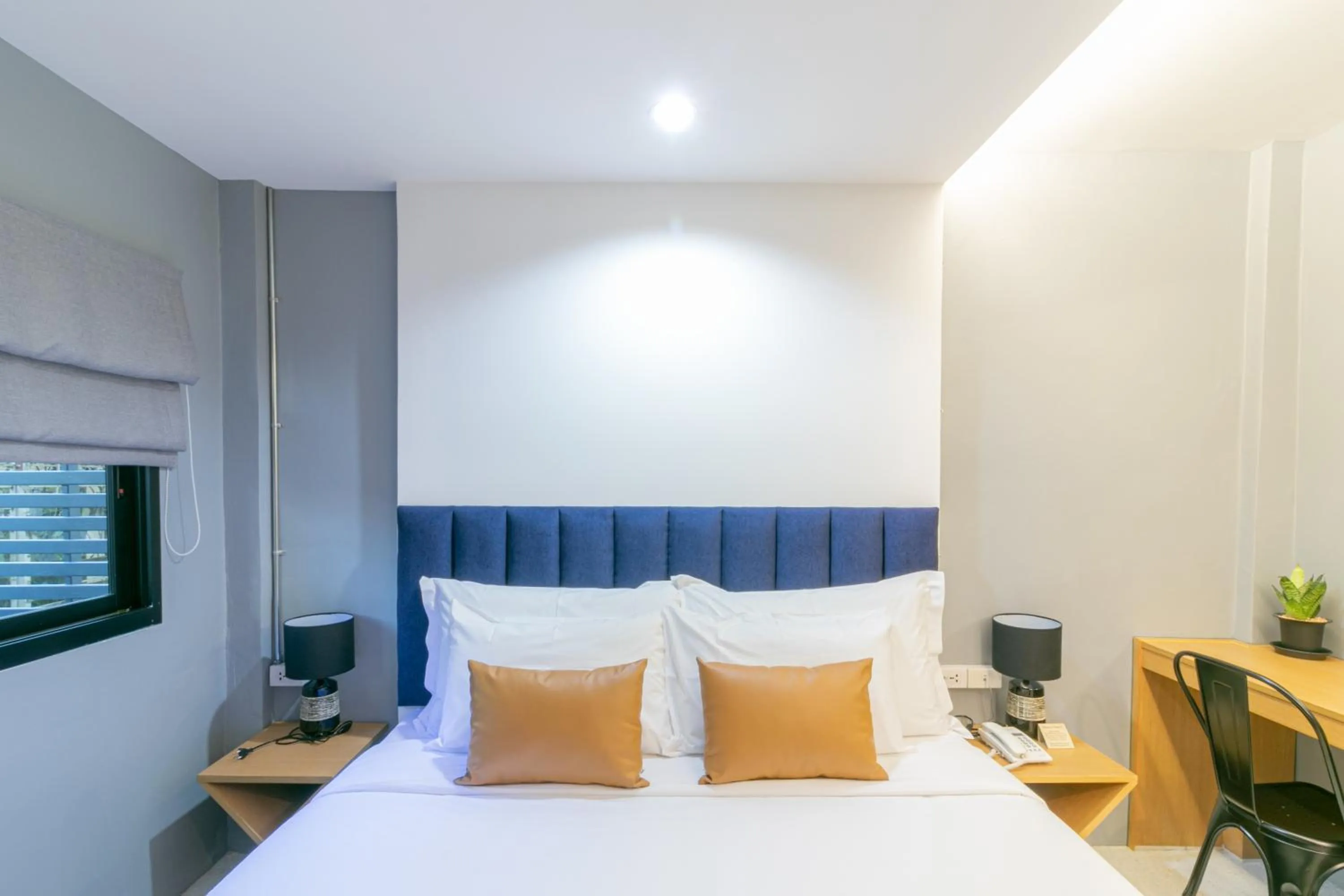 TV and multimedia, Bed in Castle Black Bangkok
