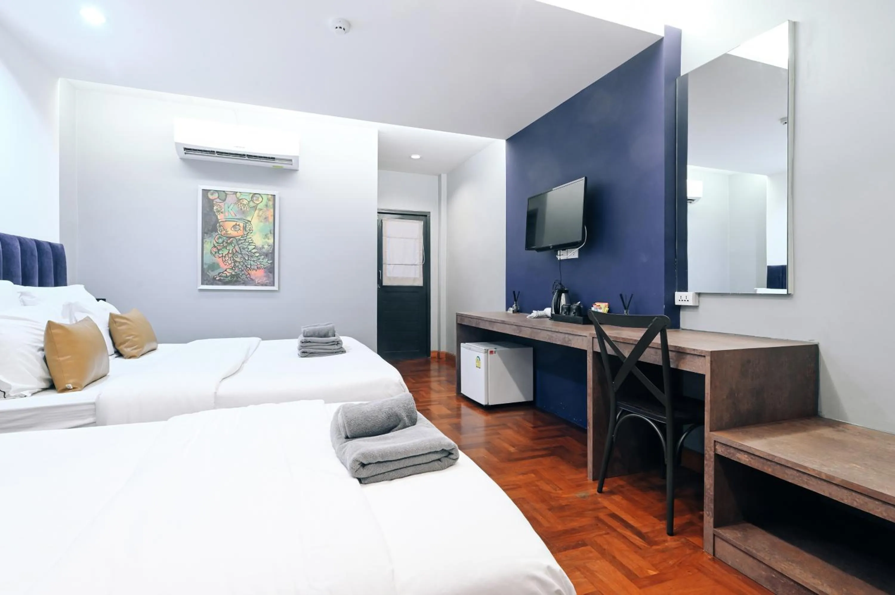 TV and multimedia, Bed in Castle Black Bangkok