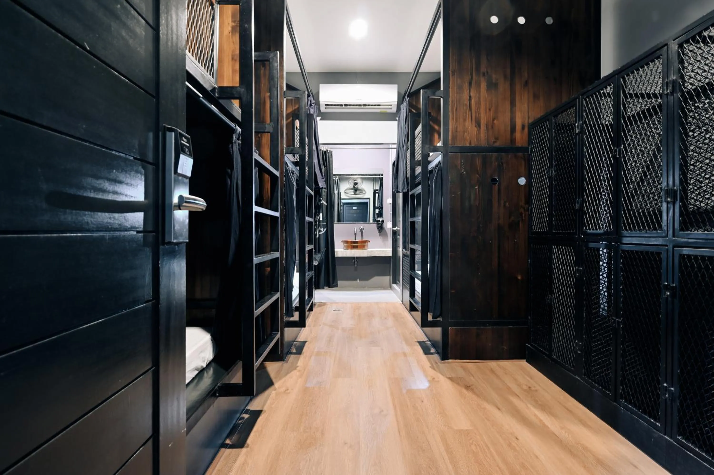 bunk bed, Bed in Castle Black Bangkok