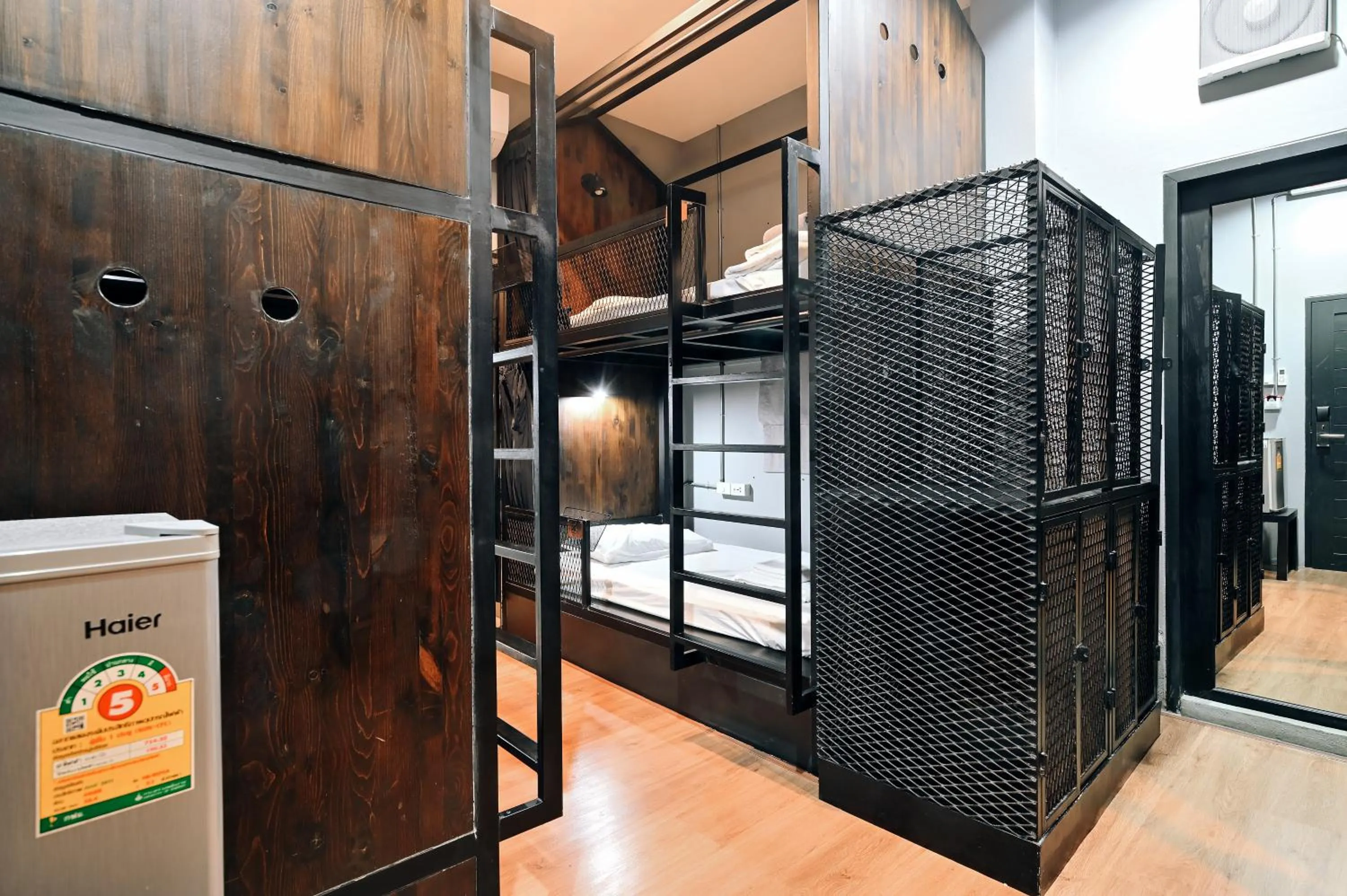 bunk bed in Castle Black Bangkok