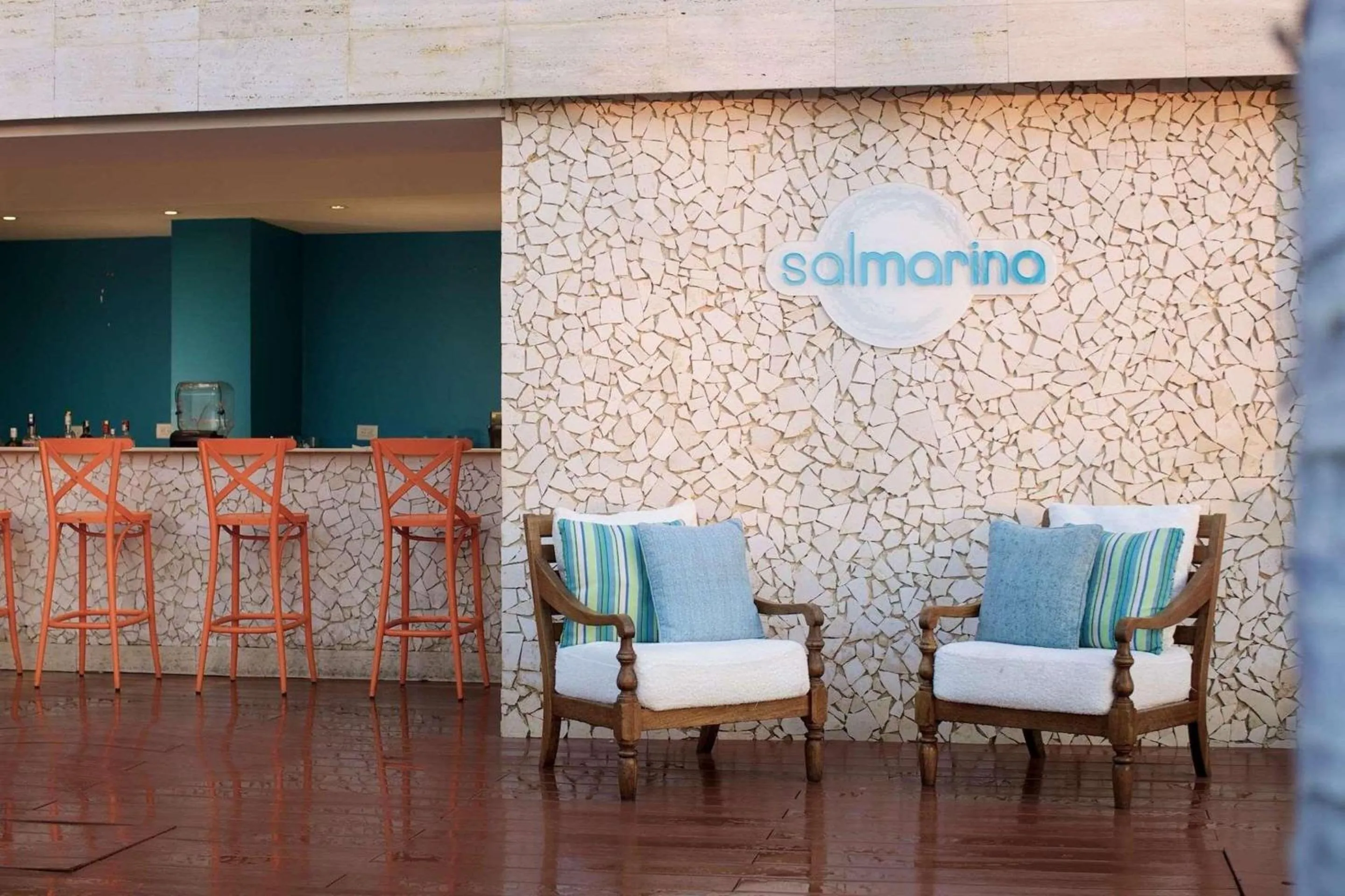 Lounge or bar in Radisson Cartagena Ocean Pavillion Hotel