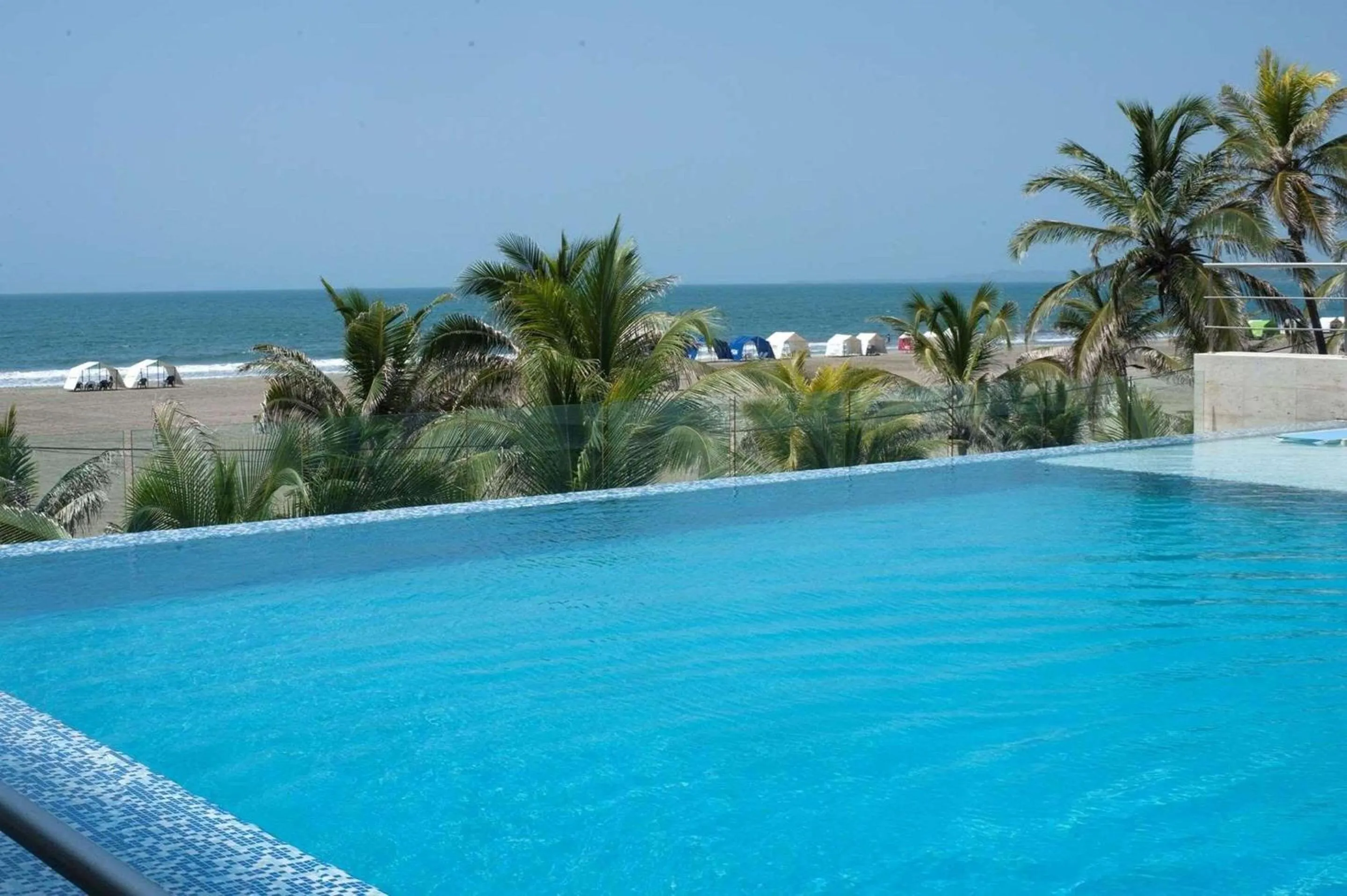 Swimming pool in Radisson Cartagena Ocean Pavillion Hotel