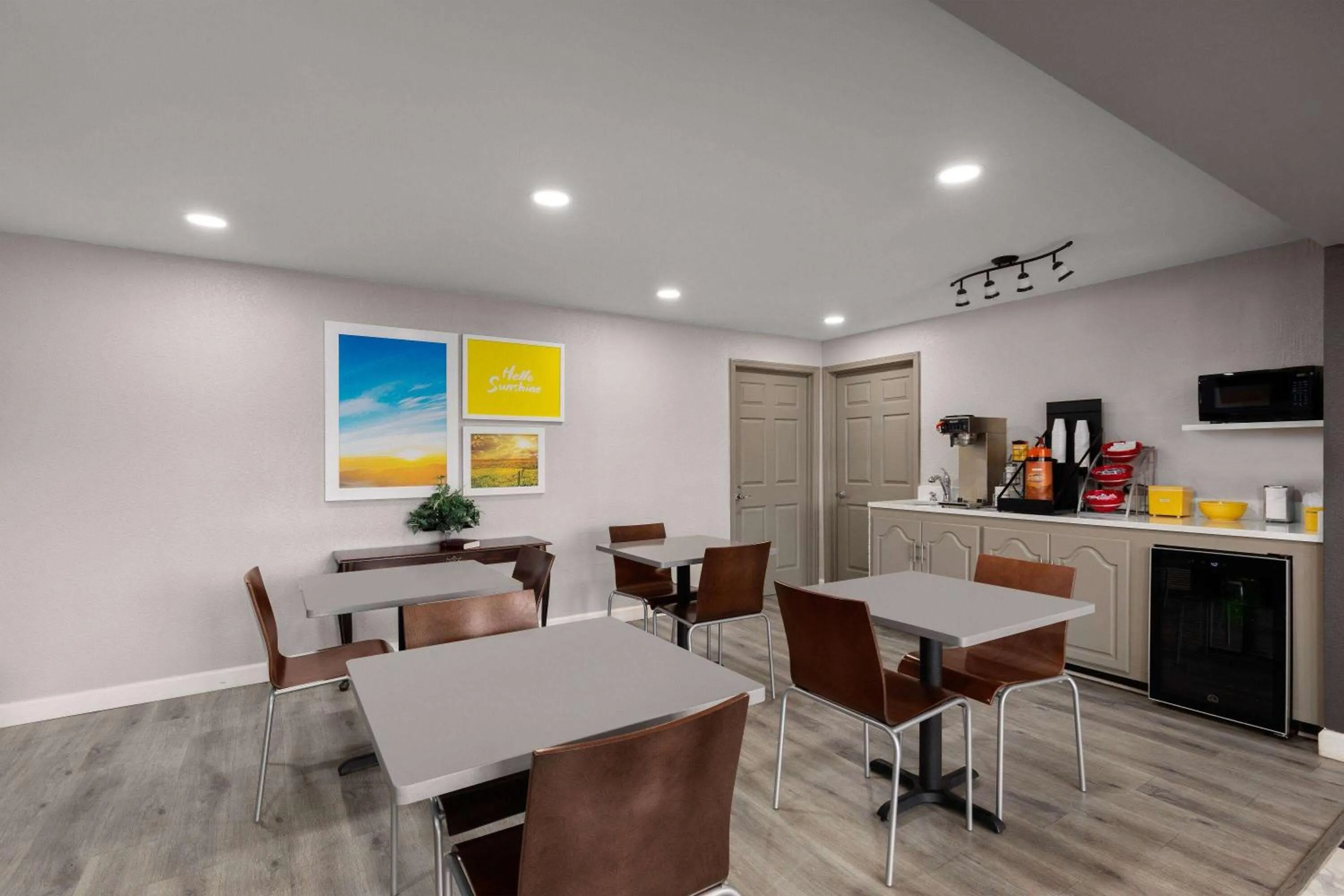 Breakfast in Days Inn by Wyndham Childersburg