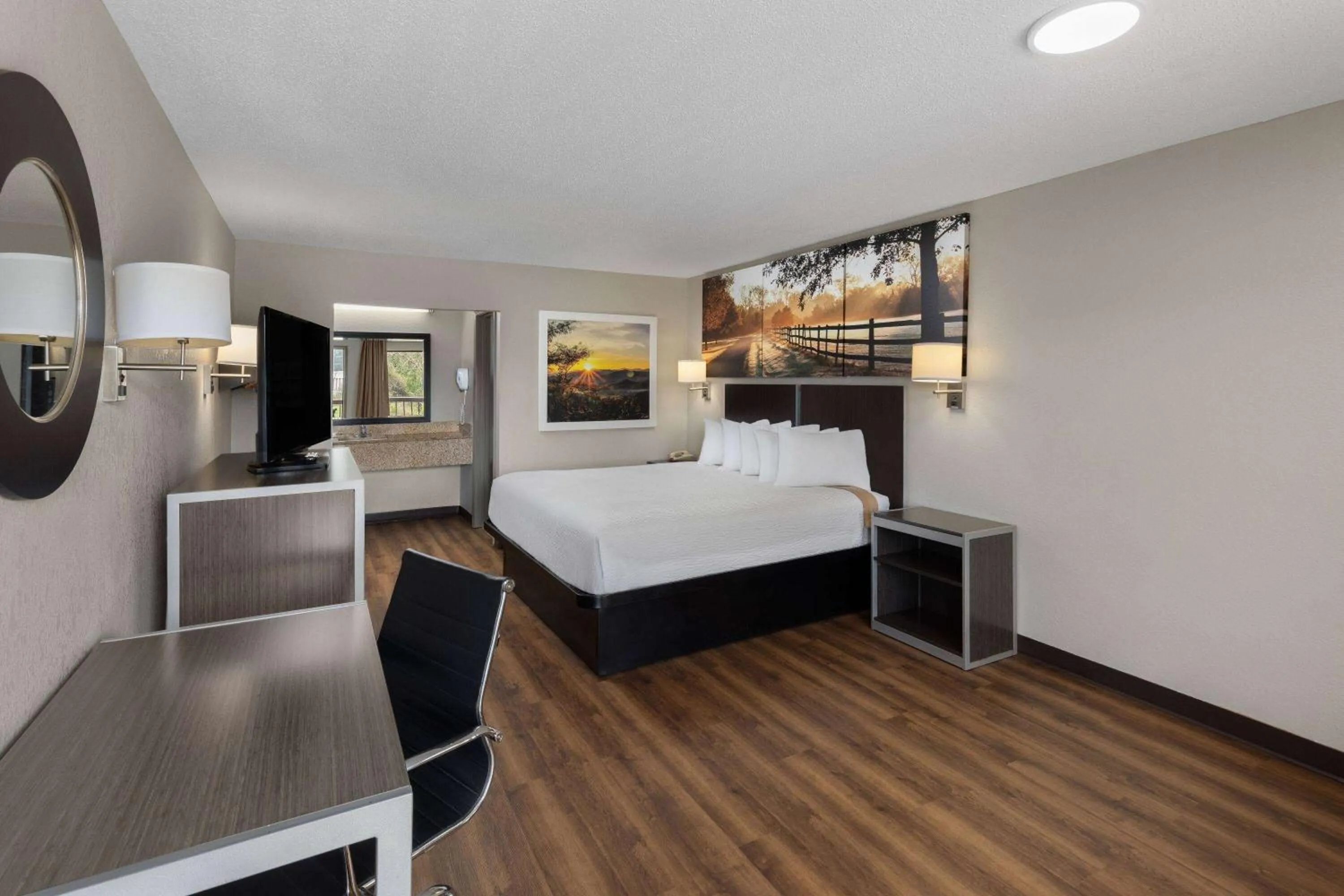 Bed in Days Inn by Wyndham Childersburg