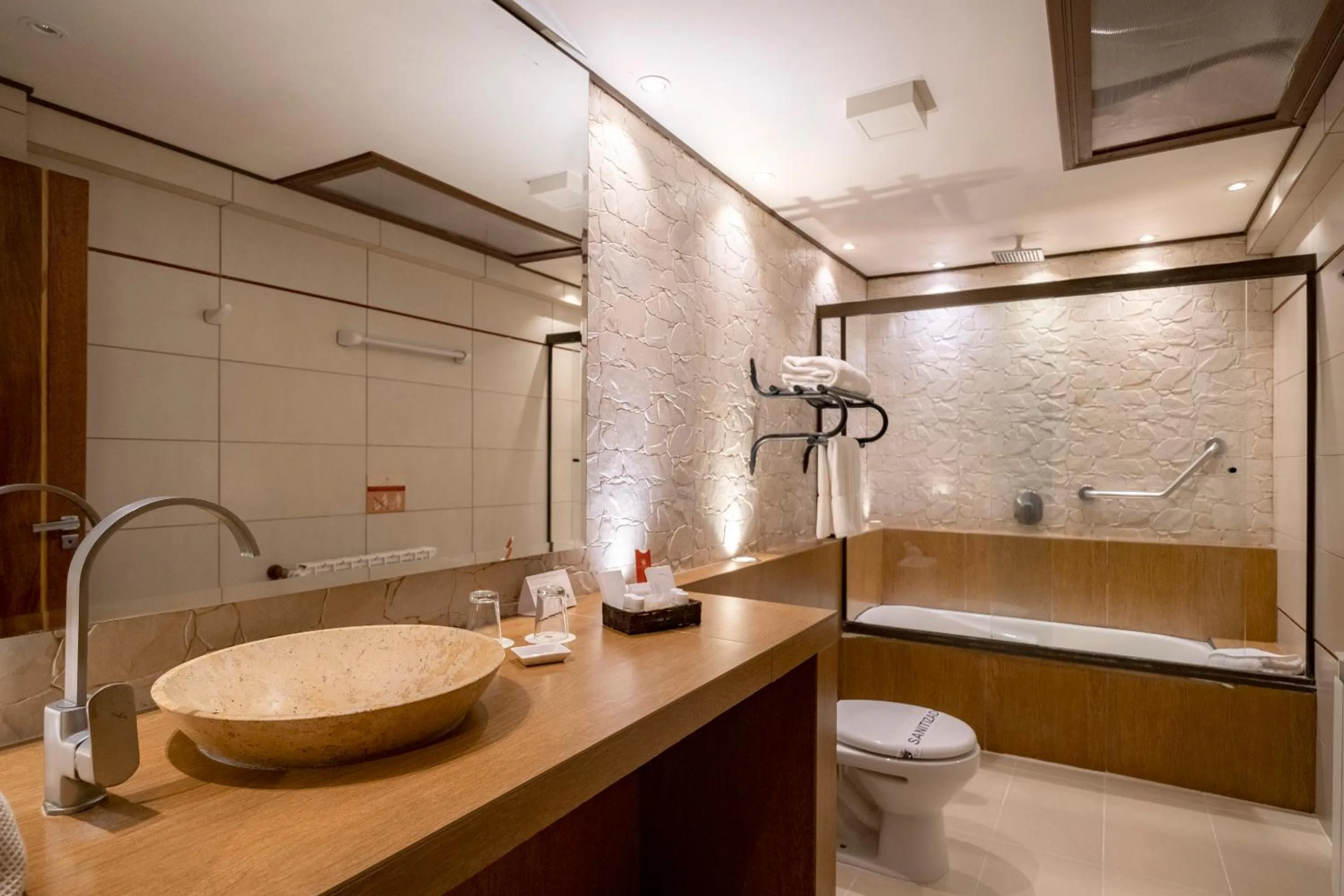 Bathroom in Hotel Palacio de Sal