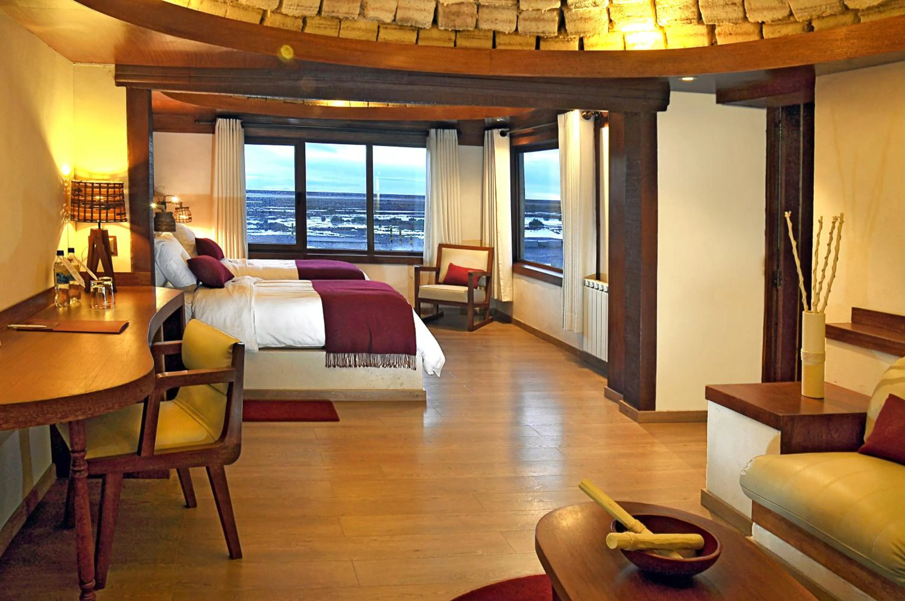 View (from property/room), Bed in Hotel Palacio de Sal