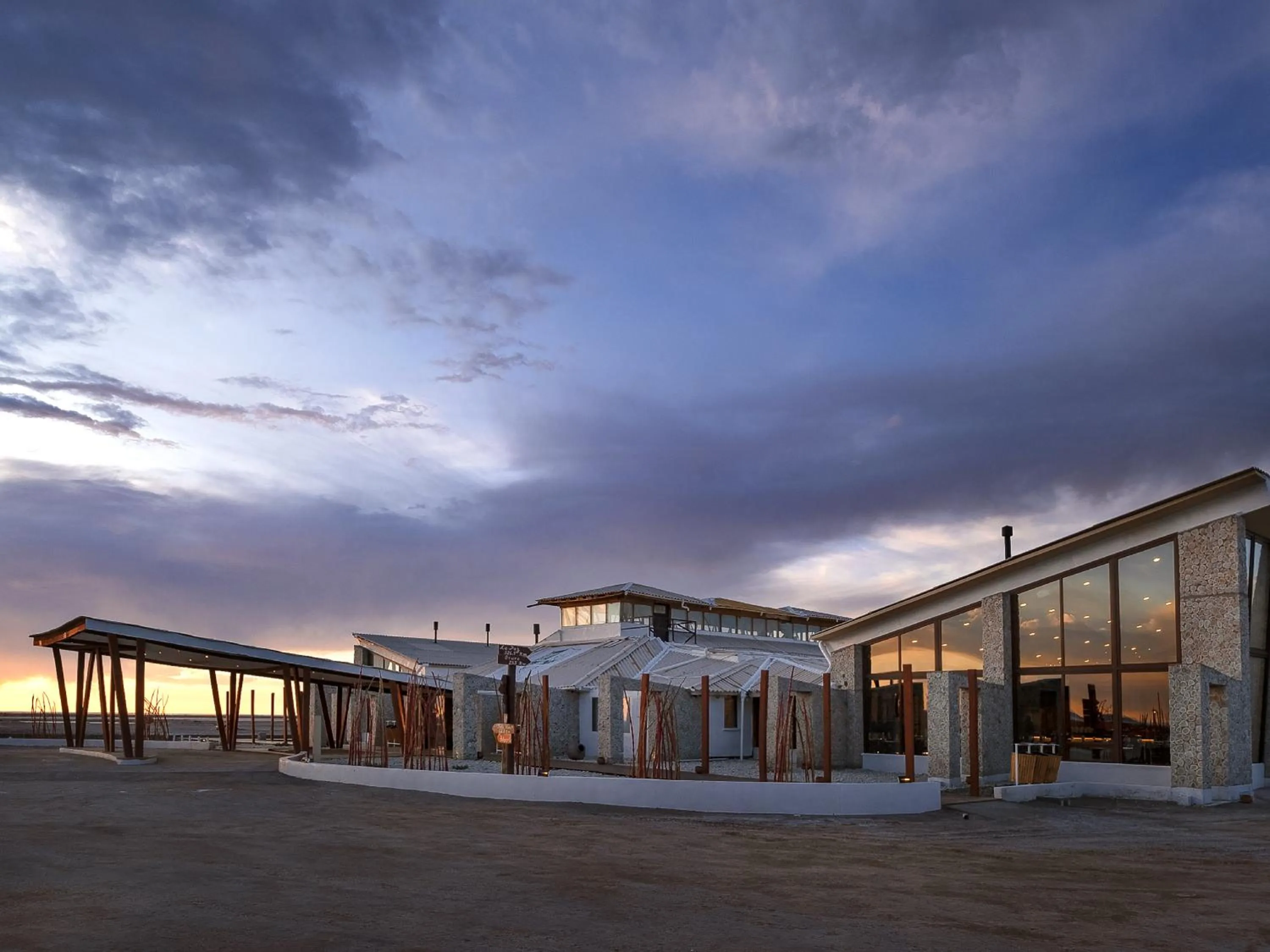 Property building in Hotel Palacio de Sal