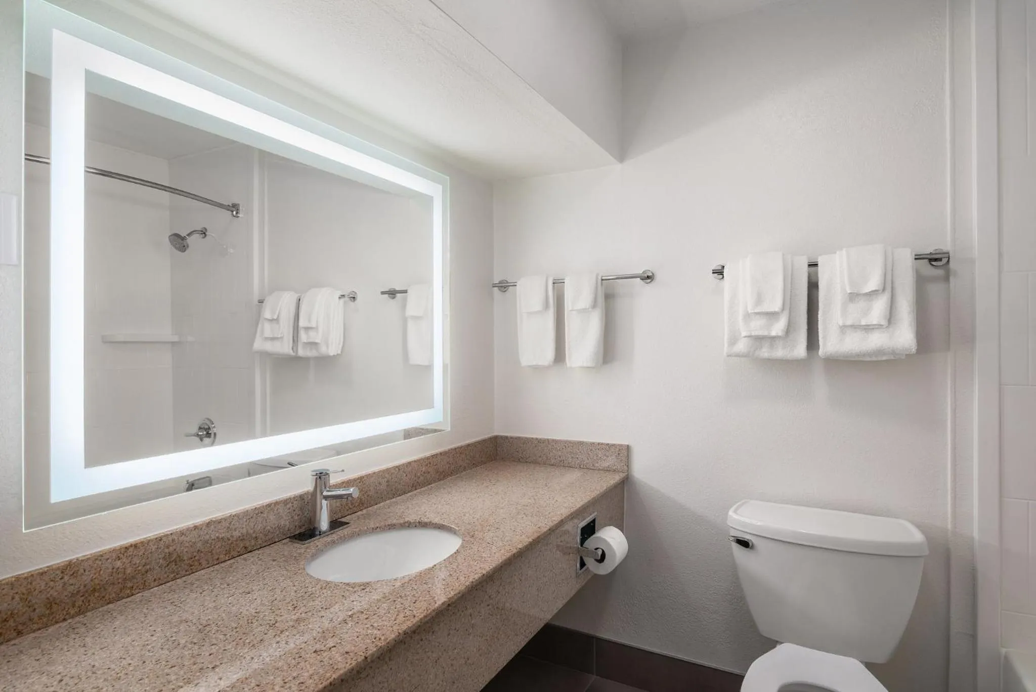 Photo of the whole room in Garner Hotel Wytheville East by IHG