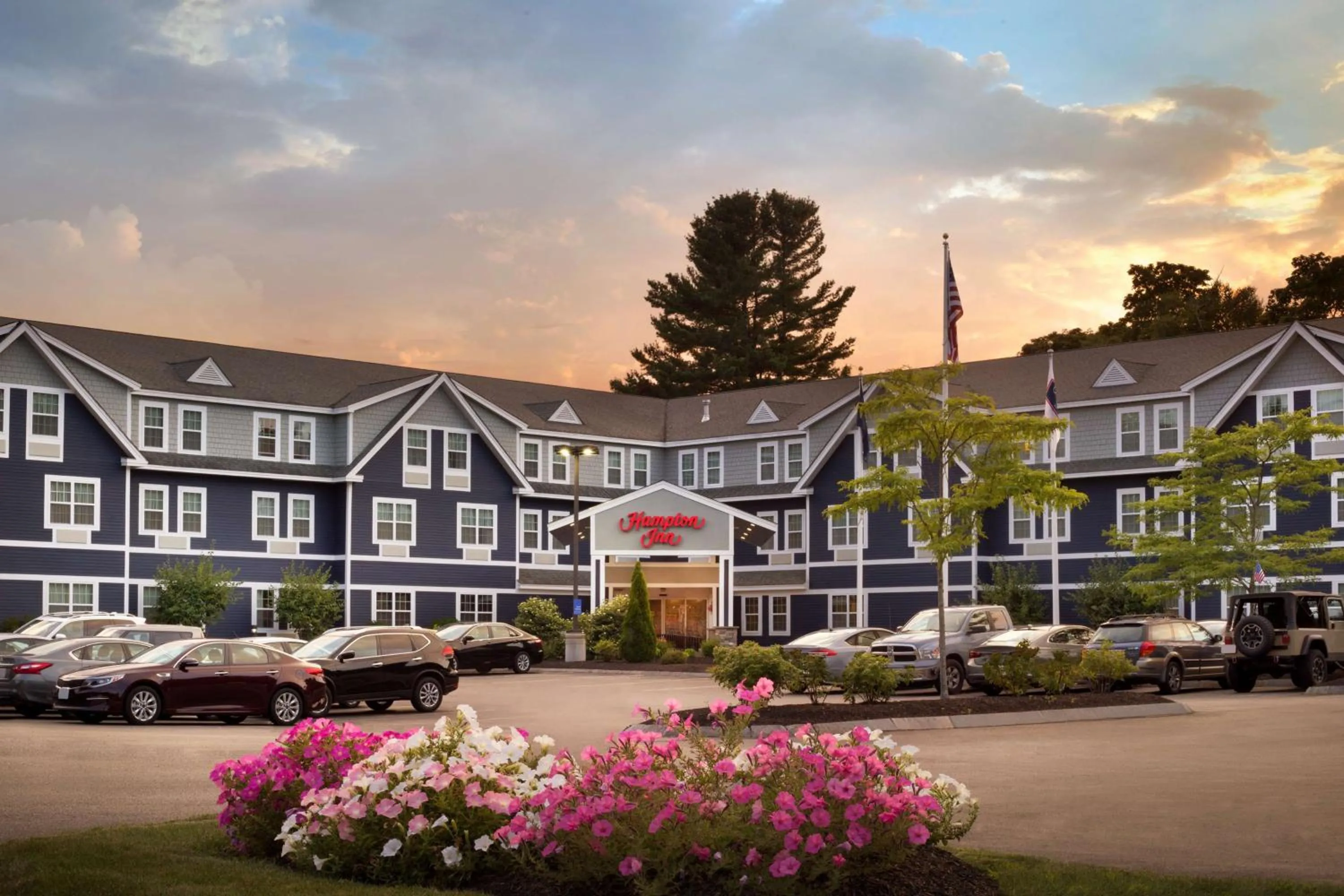 Property building in Hampton Inn Dover