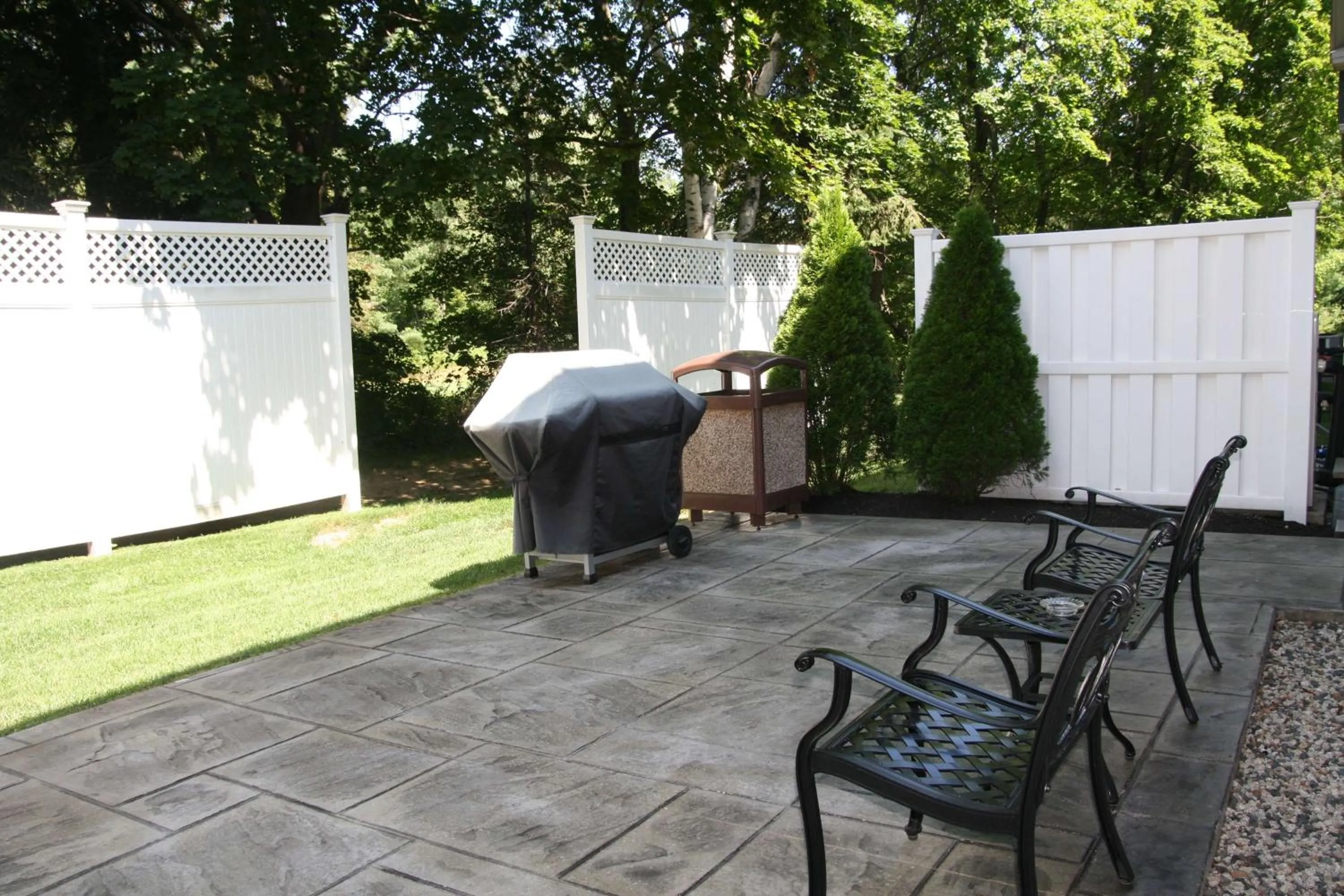 Property building in Hampton Inn Dover