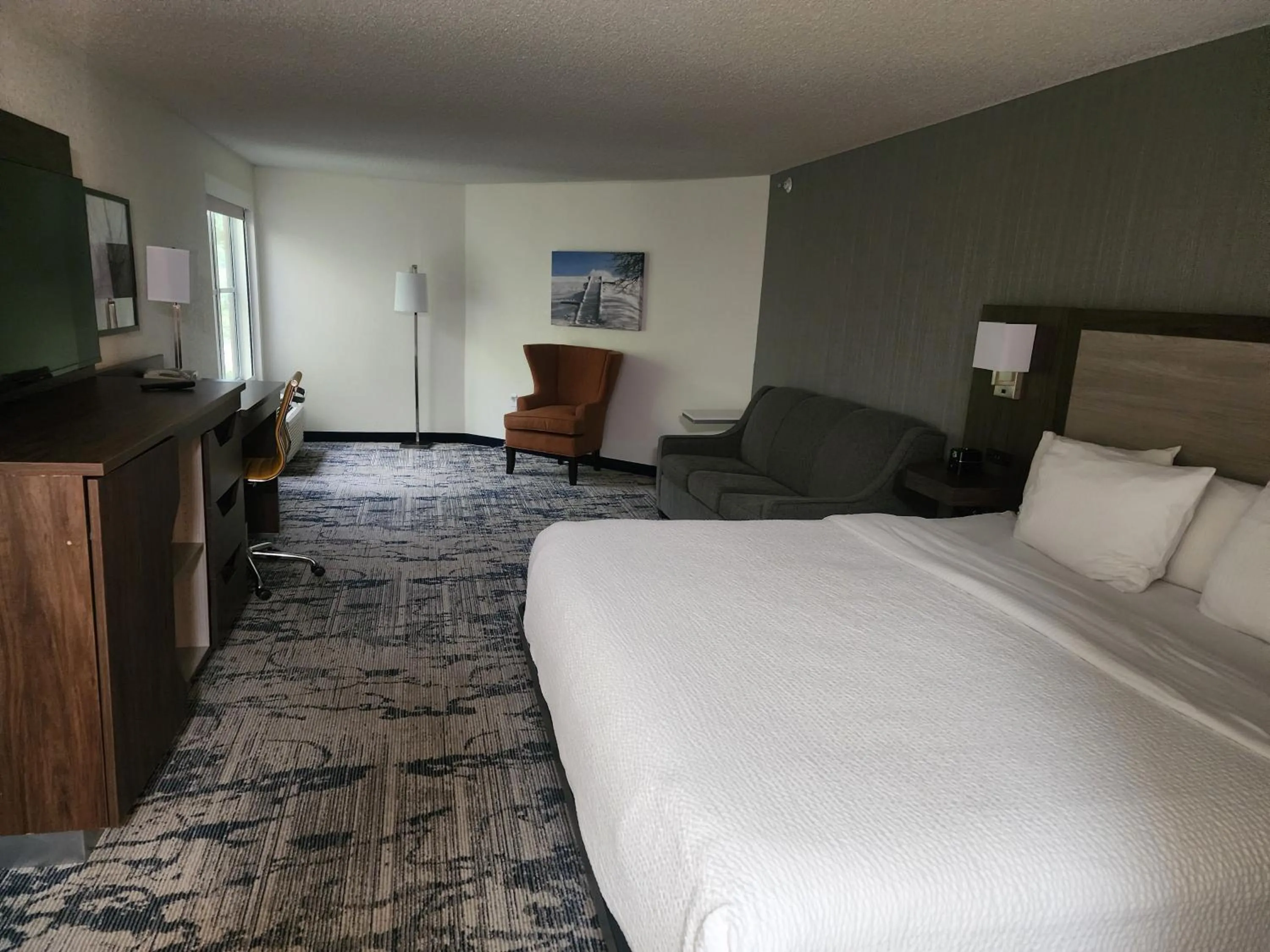 Bedroom, Bed in La Quinta by Wyndham Milwaukee SW New Berlin