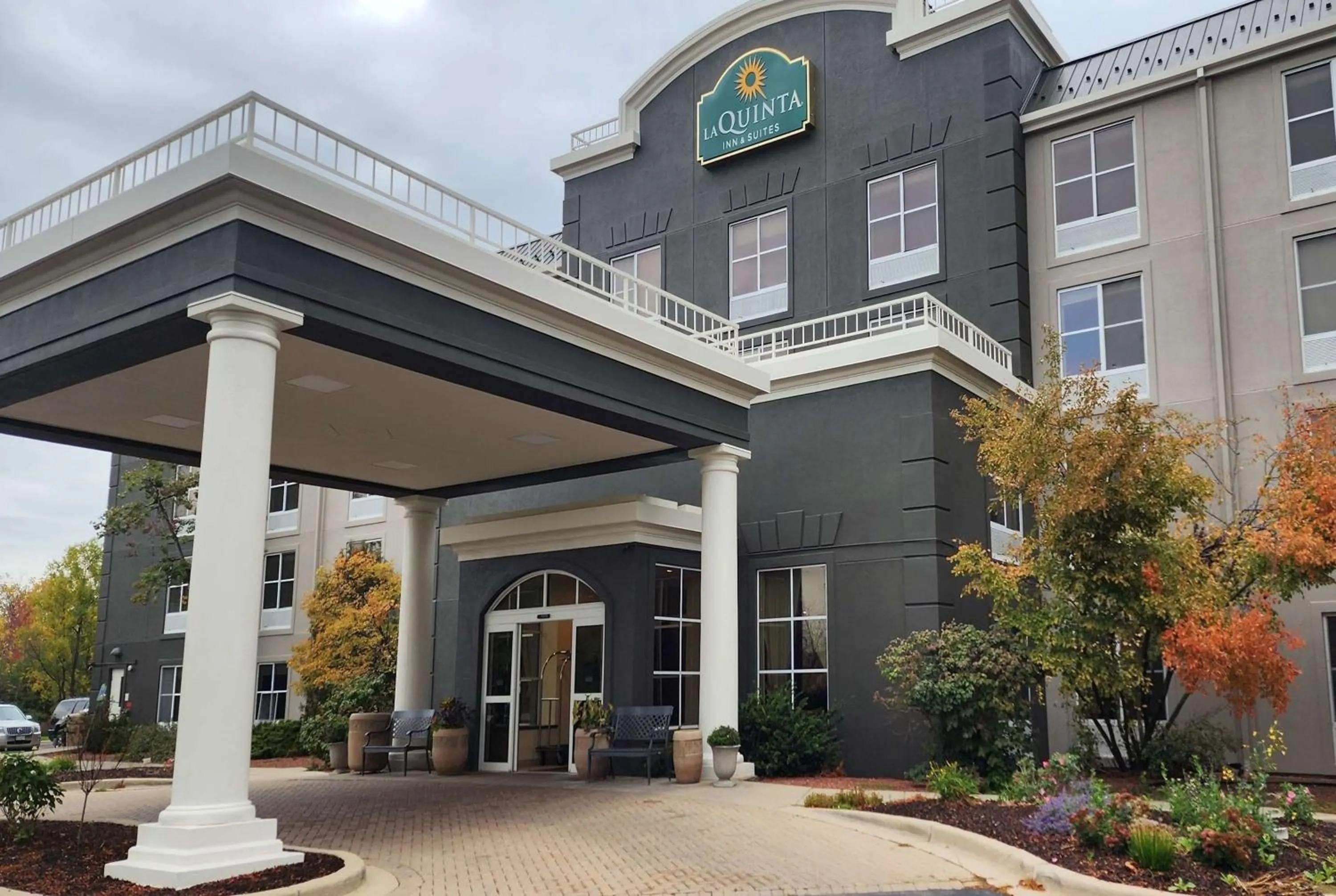 Property building in La Quinta by Wyndham Milwaukee SW New Berlin