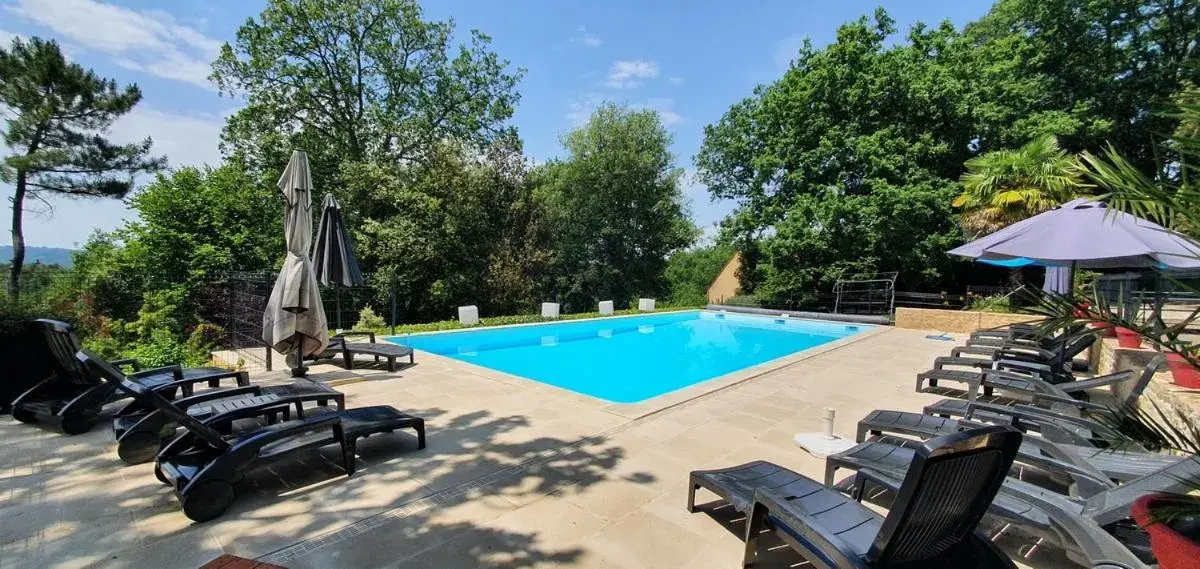 gîte le nieudegat chambre et table d'hôte piscine climatisation proche de Sarlat au coeur de la nature gîte le nieudegat chambre et table d'hôte piscine climatisation proche de Sarlat au coeur de la nature