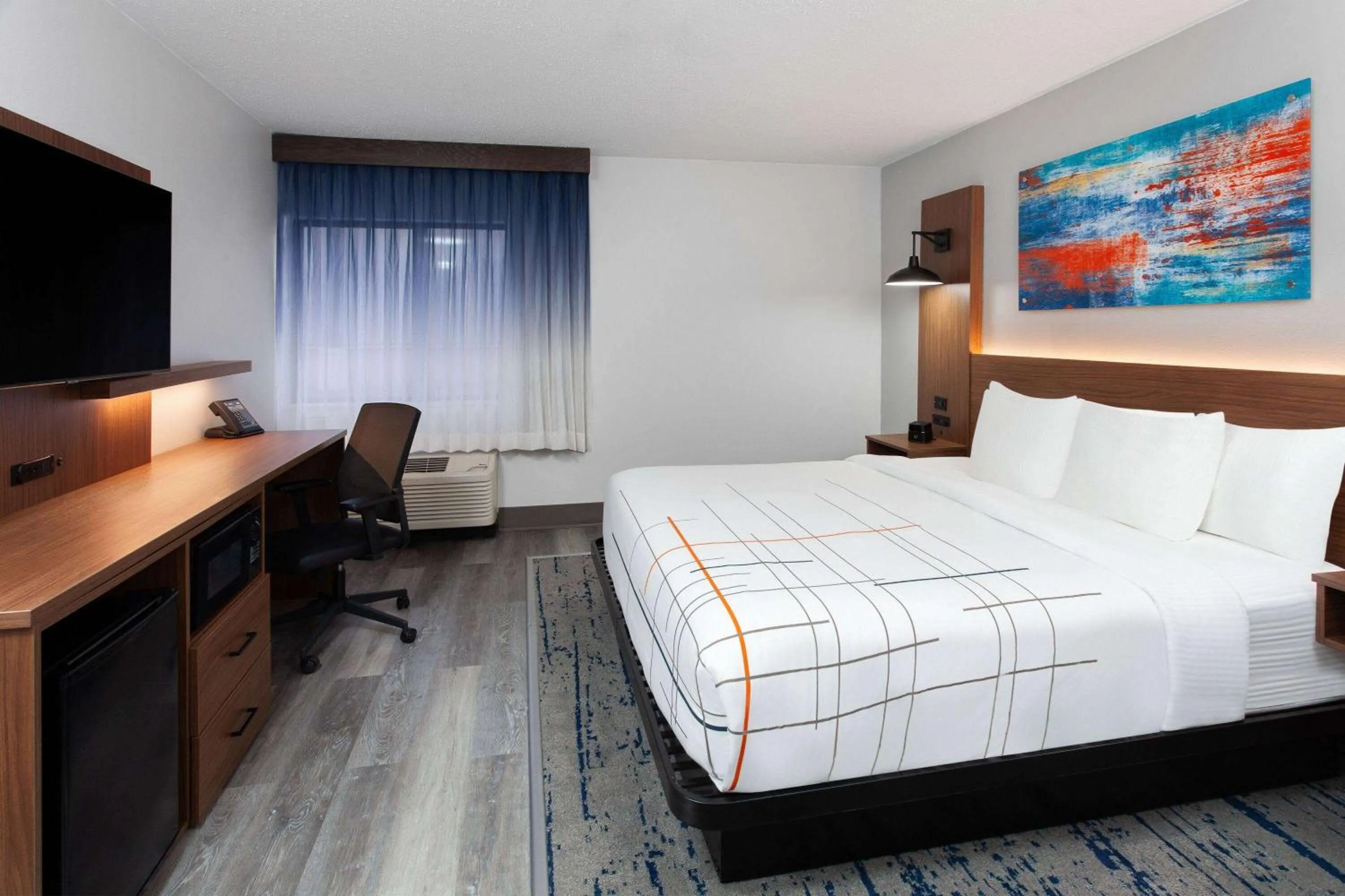 Photo of the whole room, Bed in La Quinta Inn by Wyndham Wausau