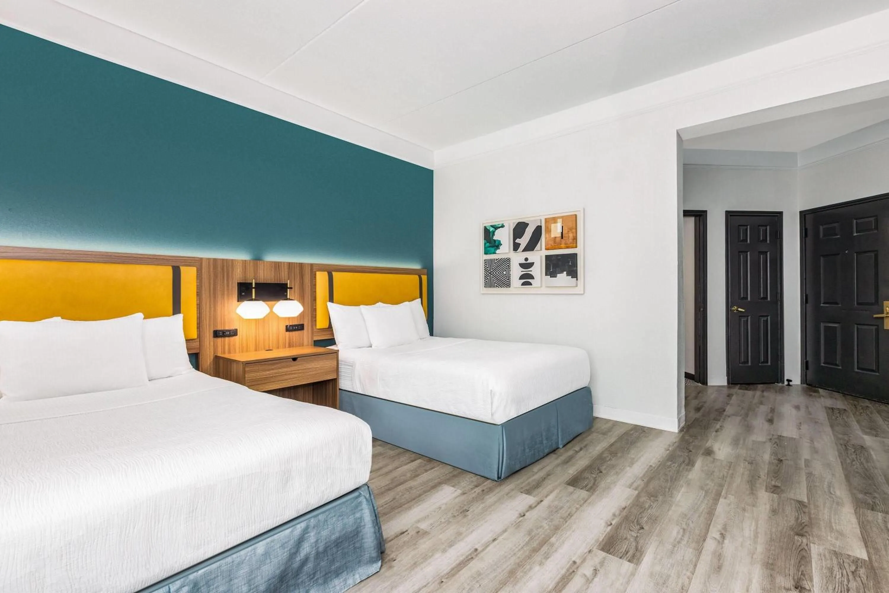 Photo of the whole room, Bed in La Quinta by Wyndham Sherman