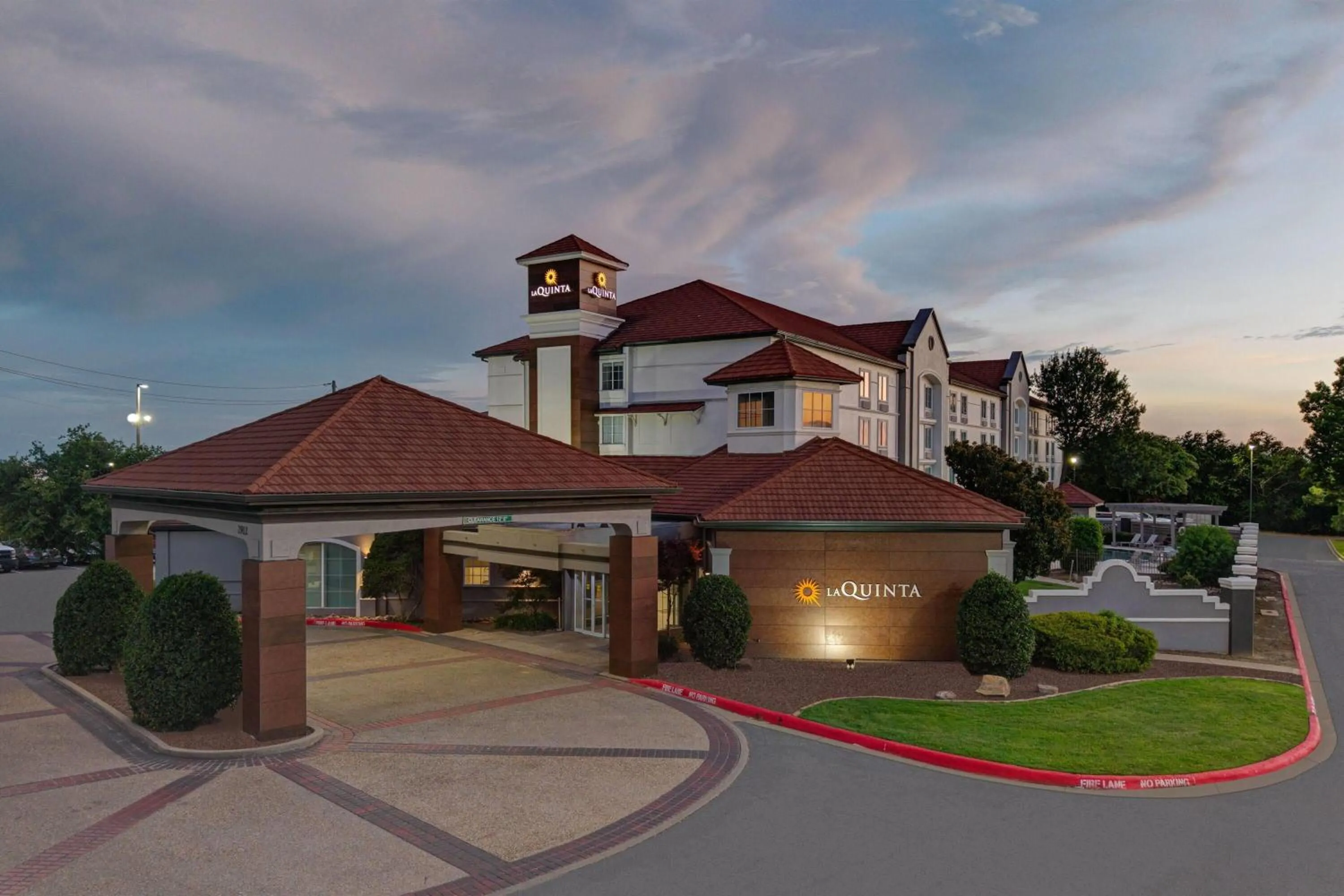 Property building in La Quinta by Wyndham Sherman