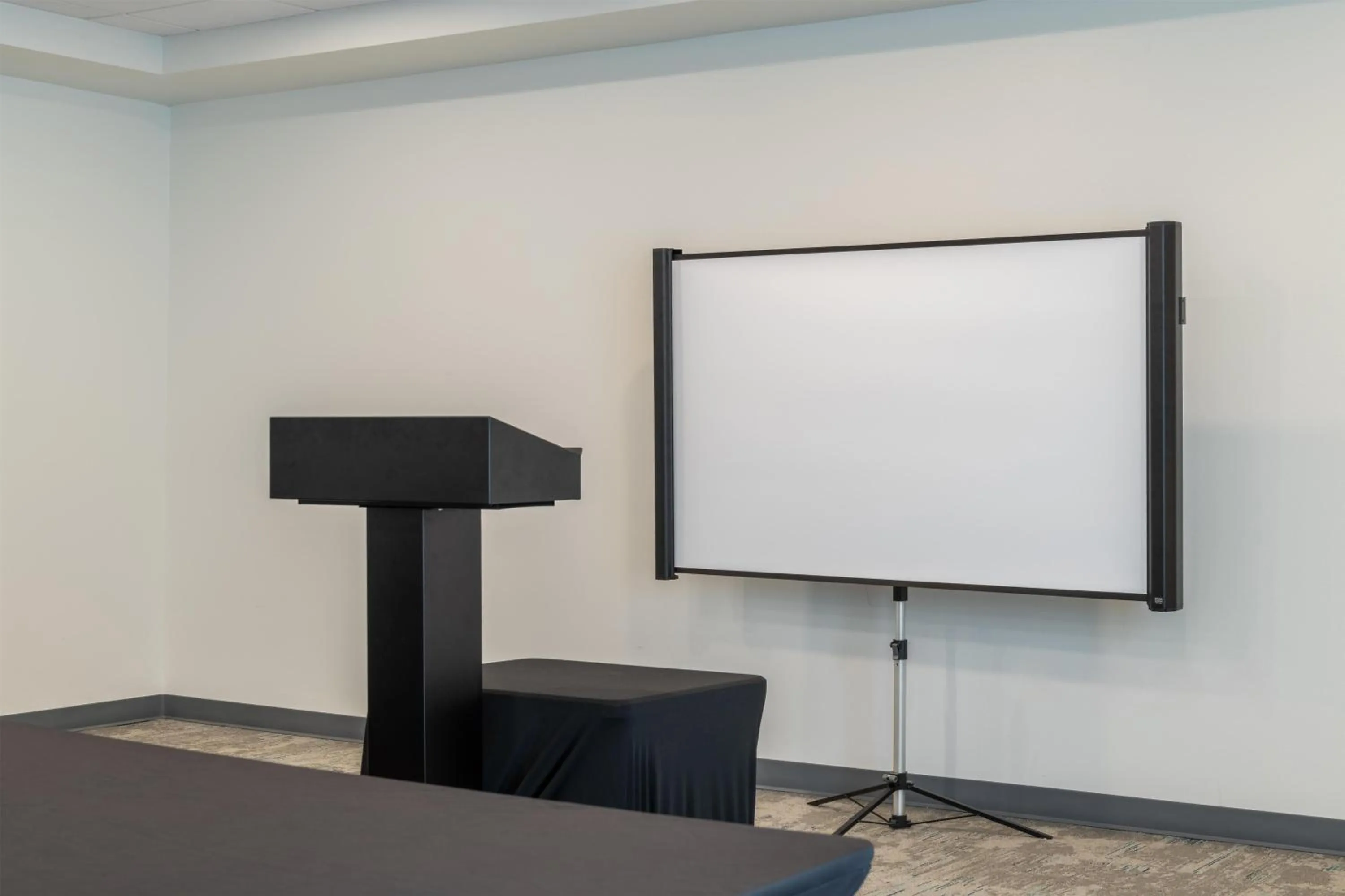 Meeting/conference room in Hilton Garden Inn Portland Airport