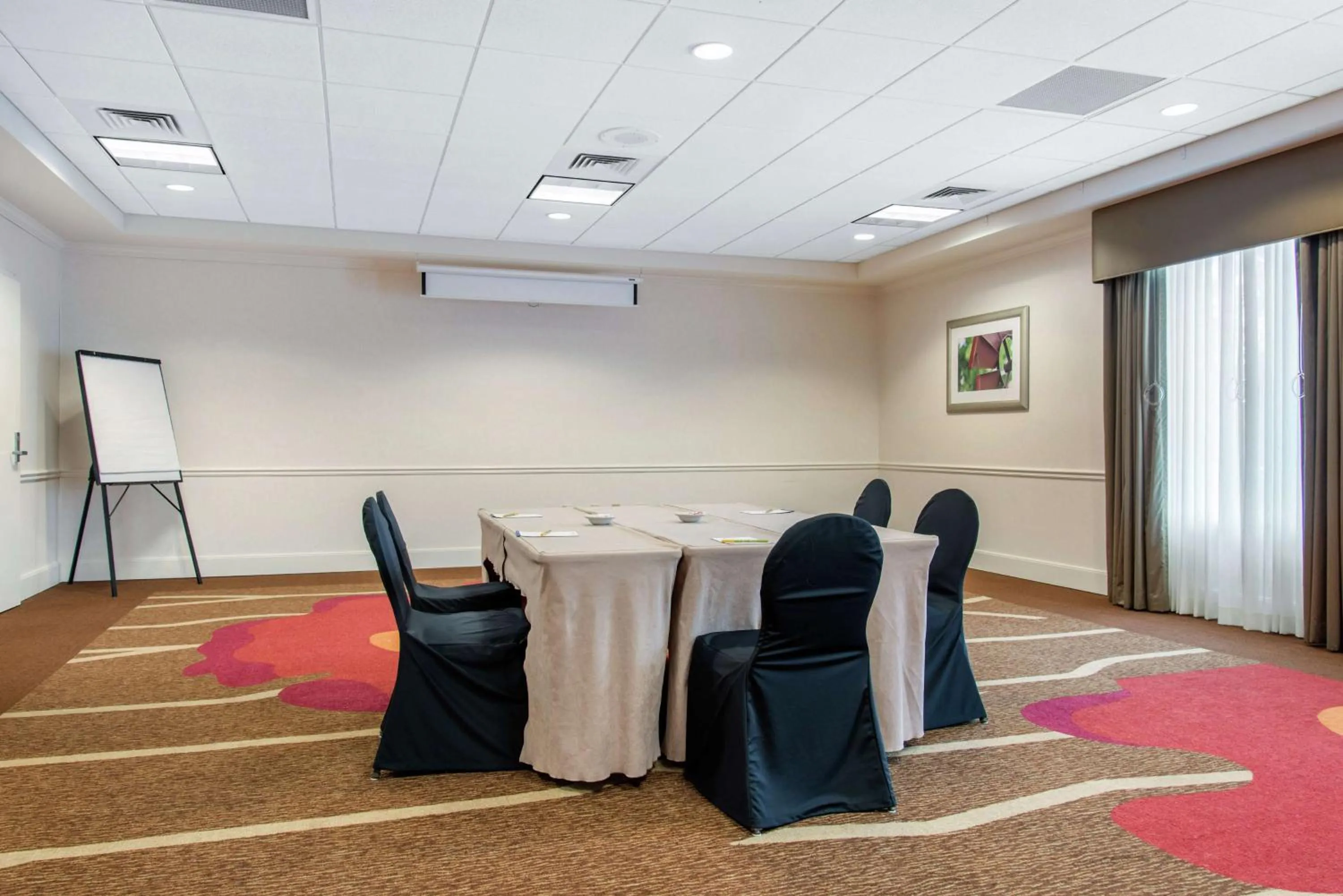 Meeting/conference room in Hilton Garden Inn Portland Airport