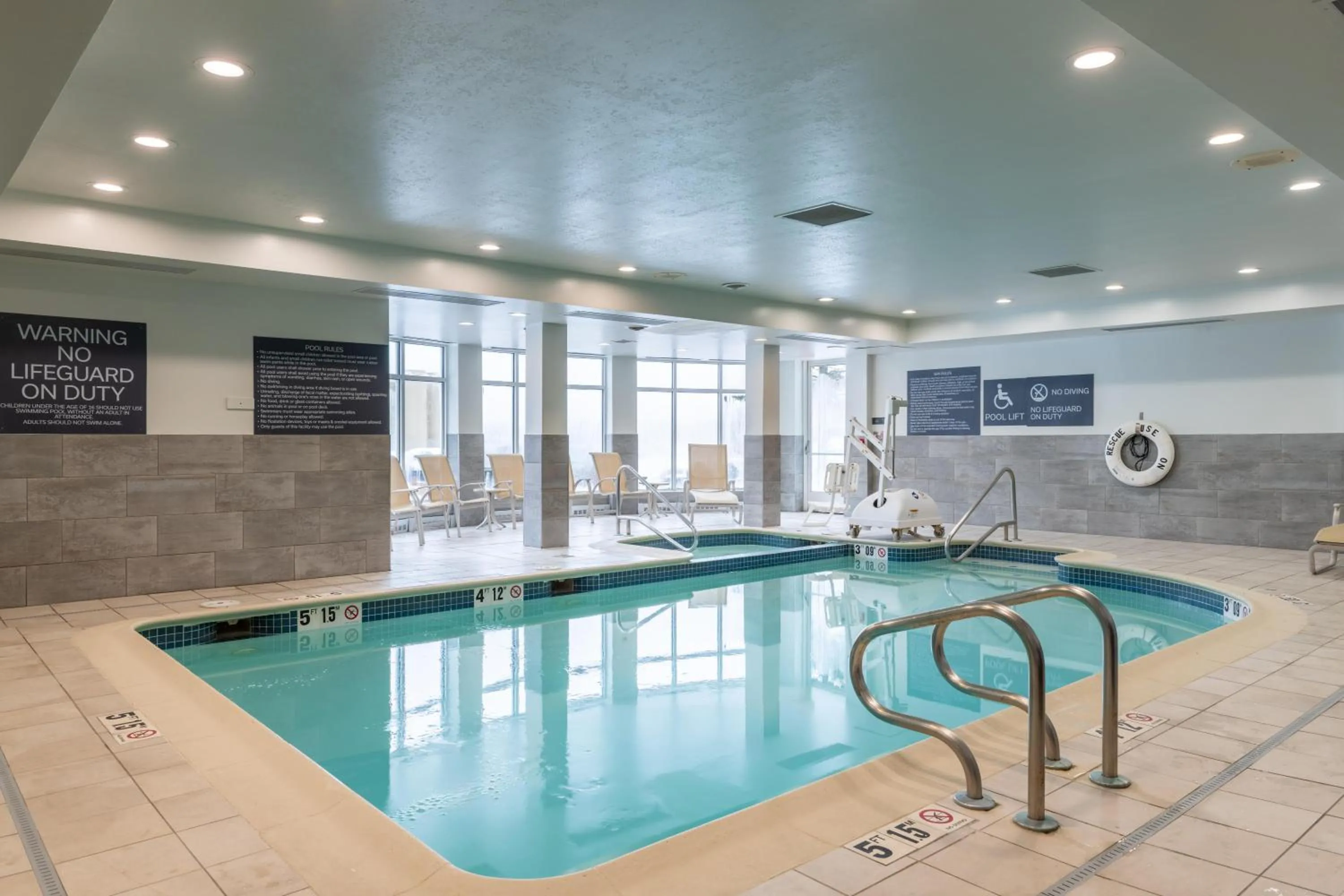 Pool view in Hilton Garden Inn Portland Airport