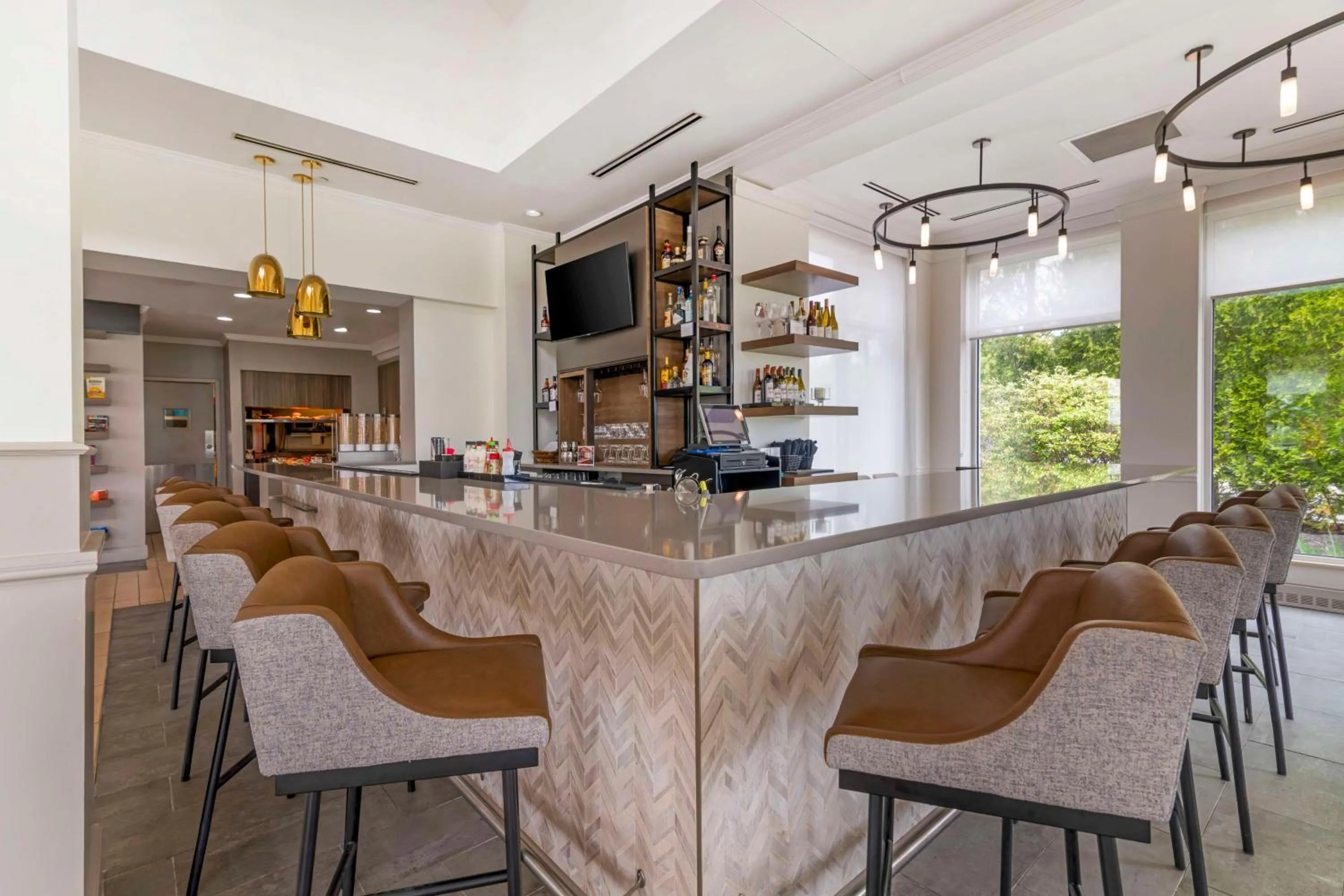 Lounge or bar in Hilton Garden Inn Portland Airport