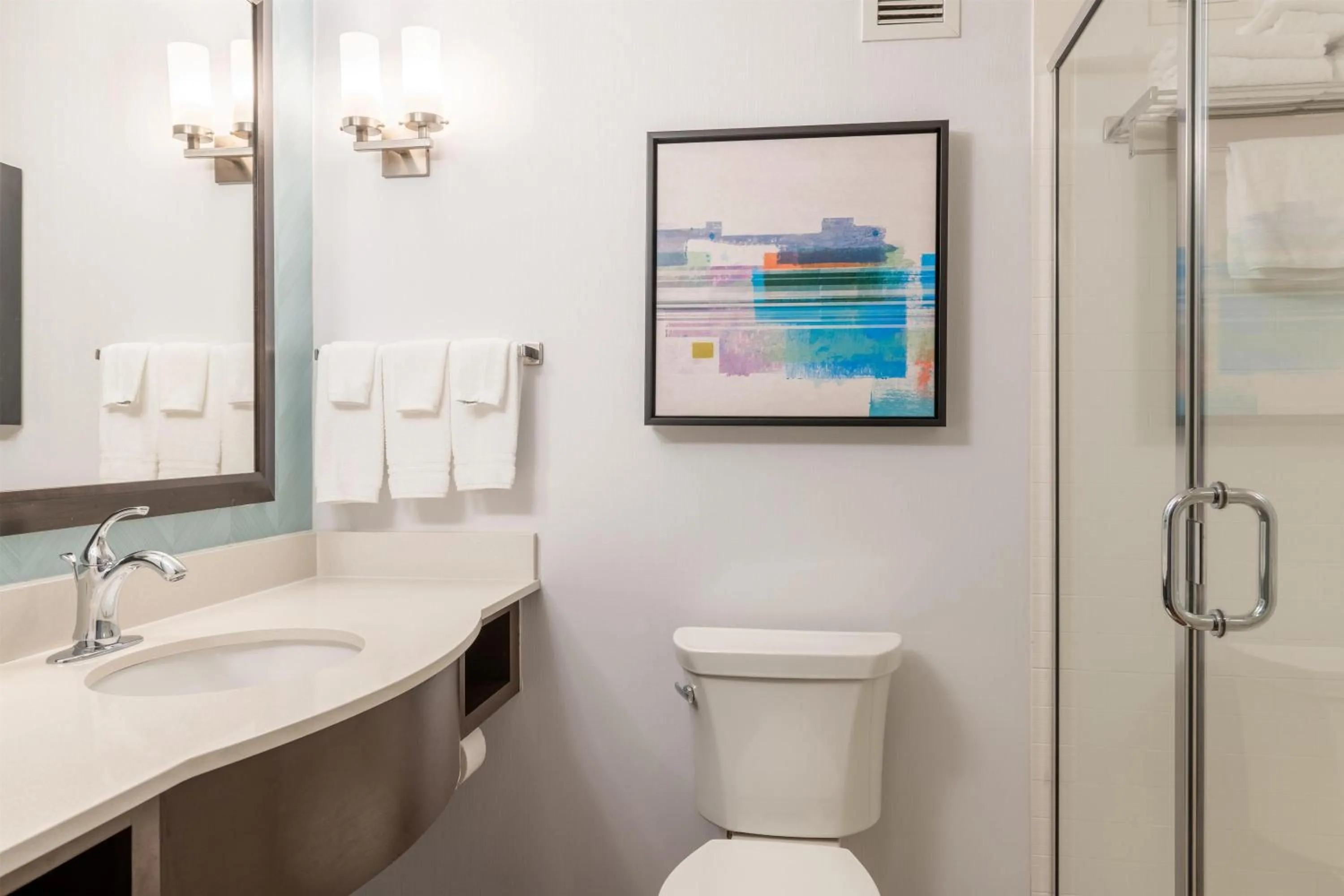 Bathroom in Hilton Garden Inn Portland Airport